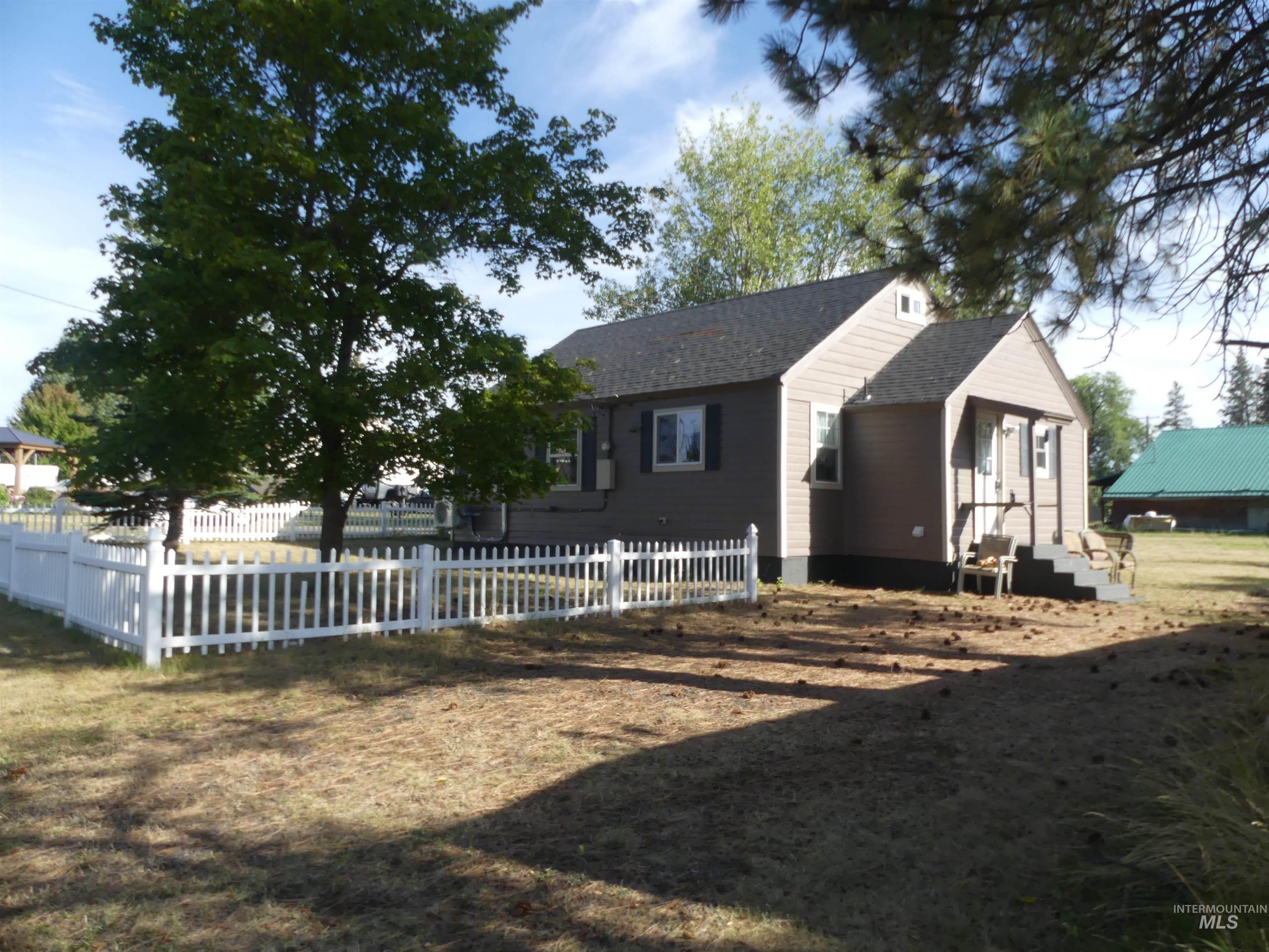 321 Spaulding Ave, Winchester, Idaho 83555, 2 Bedrooms, 1 Bathroom, Residential For Sale, Price $235,000, 99000717