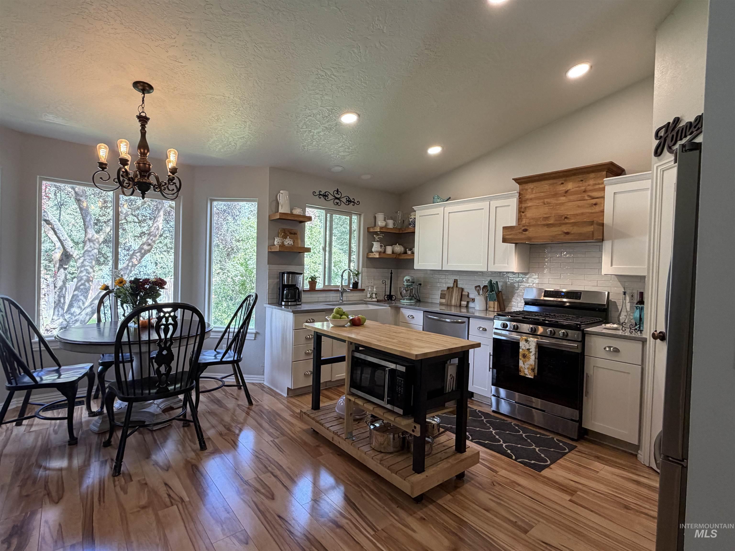 1226 New York St, Middleton, Idaho 83644, 3 Bedrooms, 2.5 Bathrooms, Residential For Sale, Price $412,000, 99000718