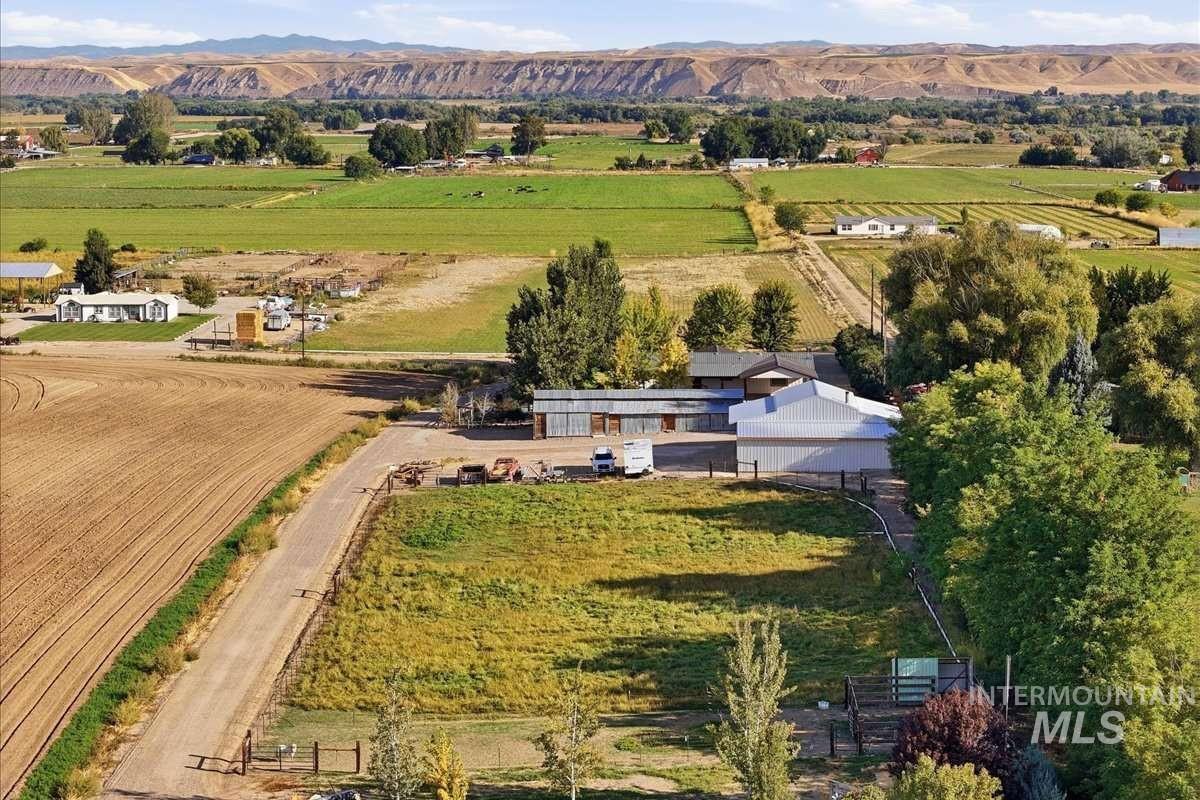 5097 SE 1 1/2 Ave, New Plymouth, Idaho 83655, 3 Bedrooms, 2 Bathrooms, Residential For Sale, Price $725,000,MLS 99000729