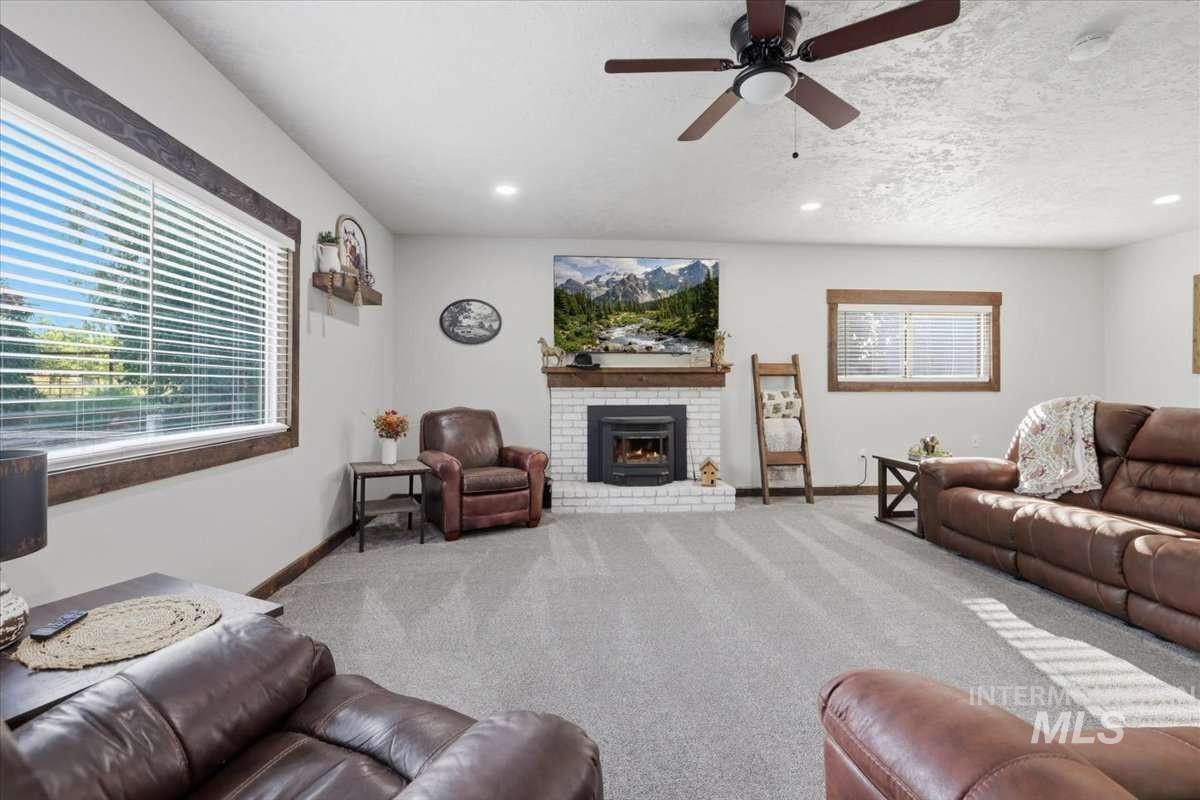 5097 SE 1 1/2 Ave, New Plymouth, Idaho 83655, 3 Bedrooms, 2 Bathrooms, Residential For Sale, Price $725,000,MLS 99000729