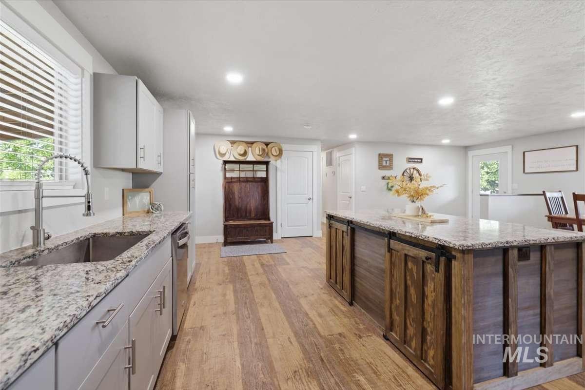 5097 SE 1 1/2 Ave, New Plymouth, Idaho 83655, 3 Bedrooms, 2 Bathrooms, Residential For Sale, Price $725,000,MLS 99000729