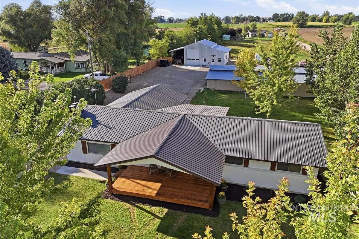 5097 SE 1 1/2 Ave, New Plymouth, Idaho 83655, 3 Bedrooms, 2 Bathrooms, Residential For Sale, Price $725,000,MLS 99000729
