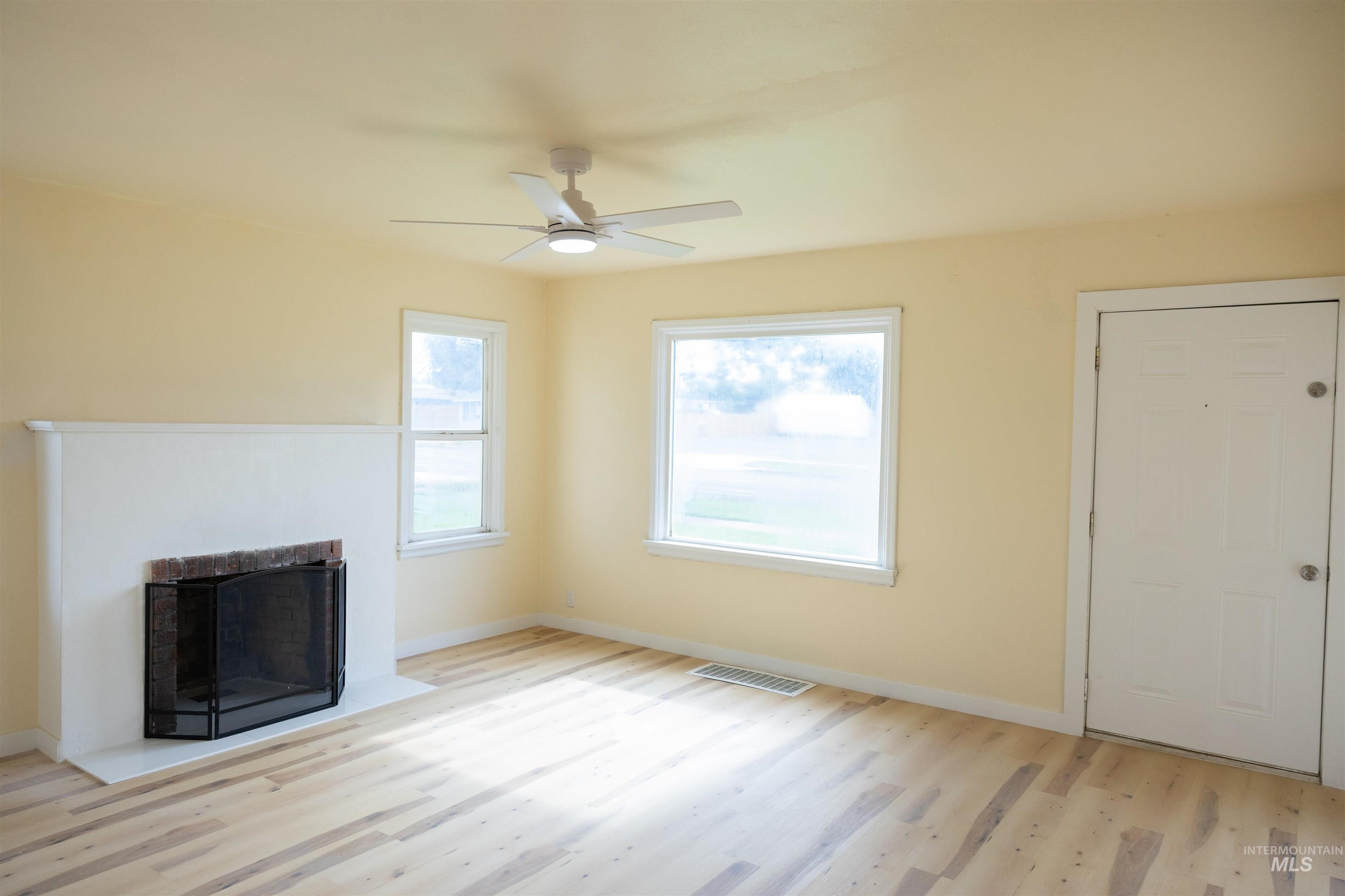 830 Broadway Ave N, Buhl, Idaho 83316, 3 Bedrooms, 1 Bathroom, Residential For Sale, Price $260,000, 99000736