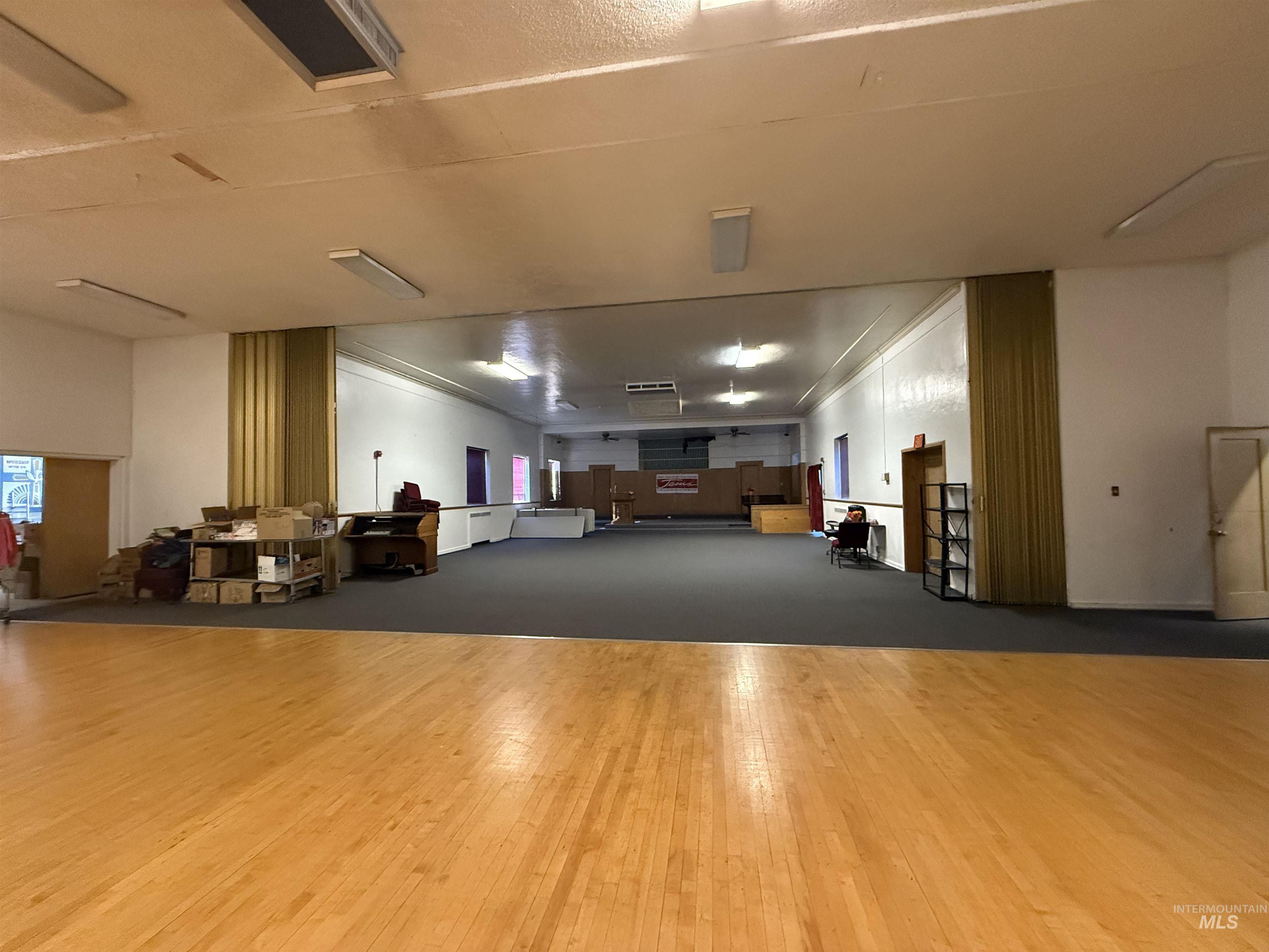 348 4Th Ave N, Twin Falls, Idaho 83301, 21 Rooms, Business/Commercial For Sale, Price $450,000,MLS 99000741
