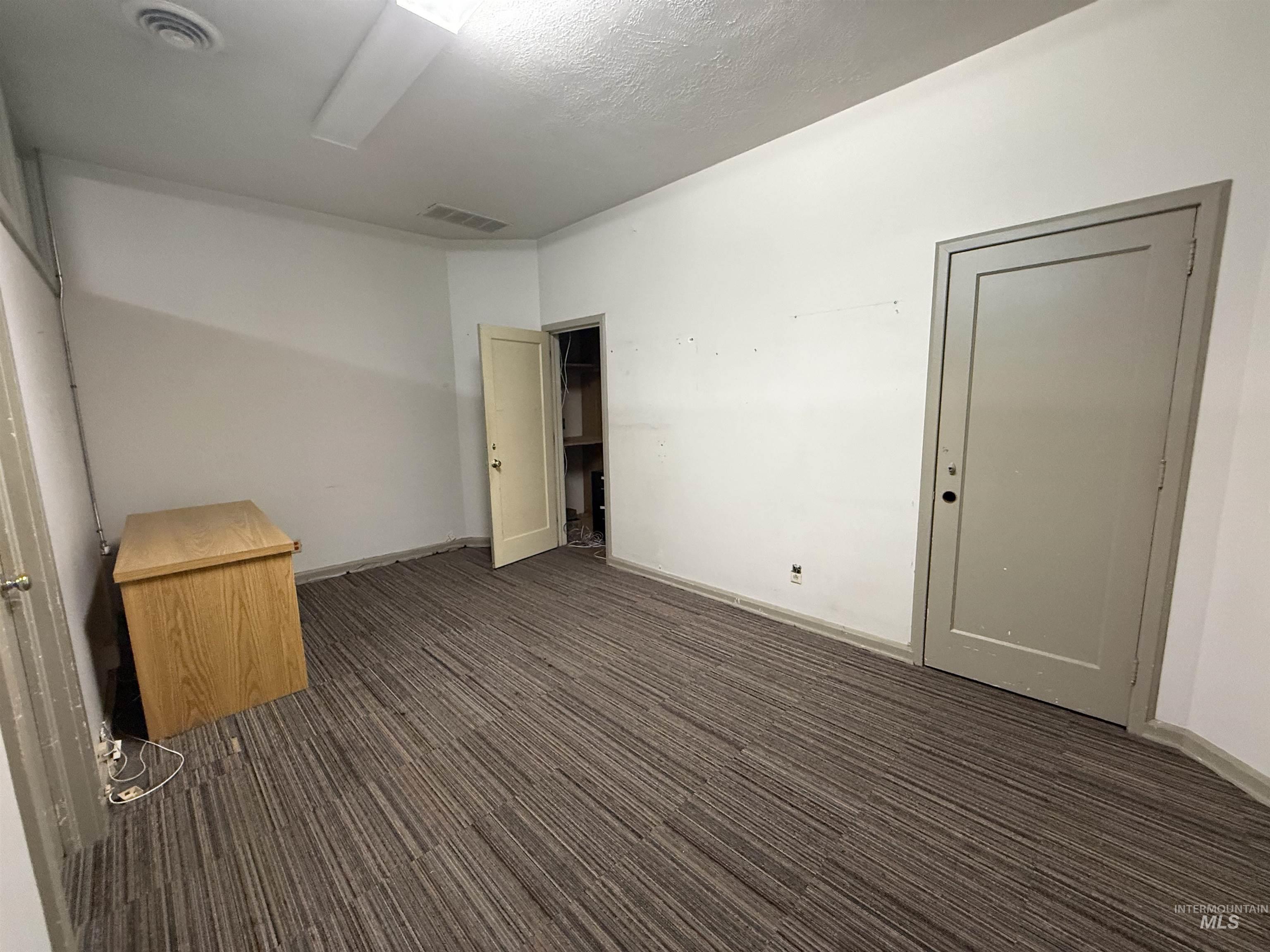 348 4Th Ave N, Twin Falls, Idaho 83301, 21 Rooms, Business/Commercial For Sale, Price $450,000,MLS 99000741
