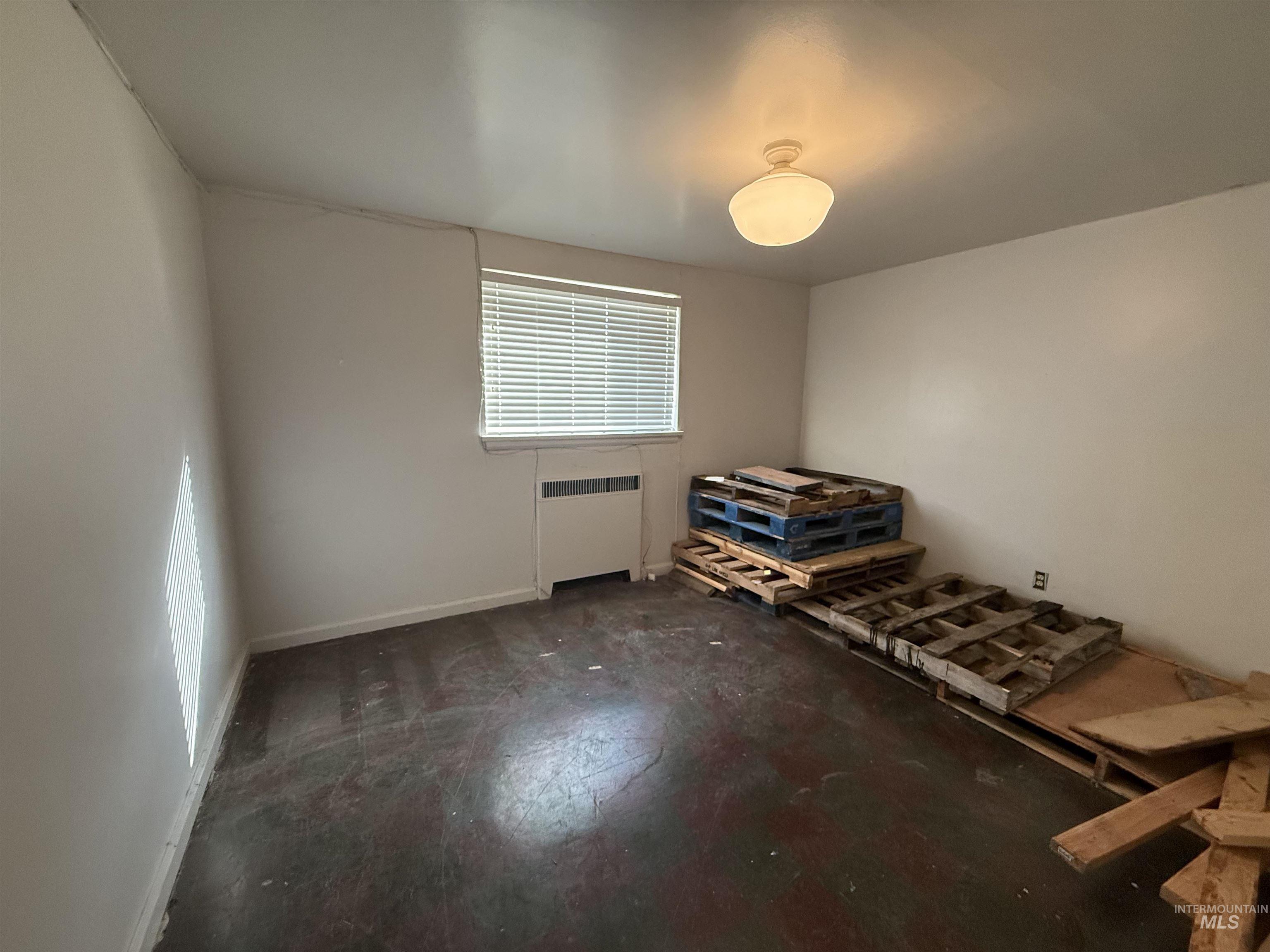 348 4Th Ave N, Twin Falls, Idaho 83301, 21 Rooms, Business/Commercial For Sale, Price $450,000,MLS 99000741