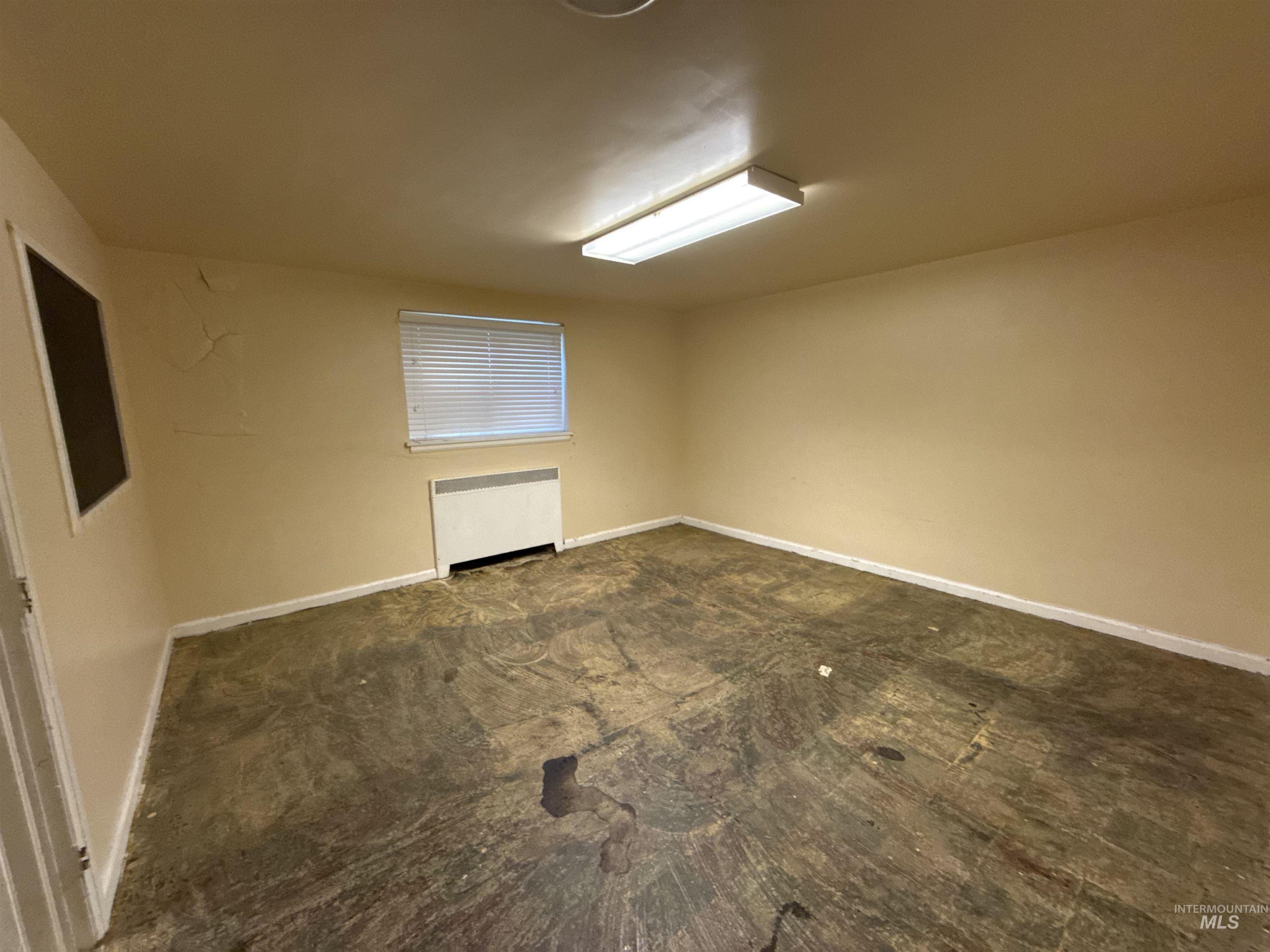 348 4Th Ave N, Twin Falls, Idaho 83301, 21 Rooms, Business/Commercial For Sale, Price $450,000,MLS 99000741