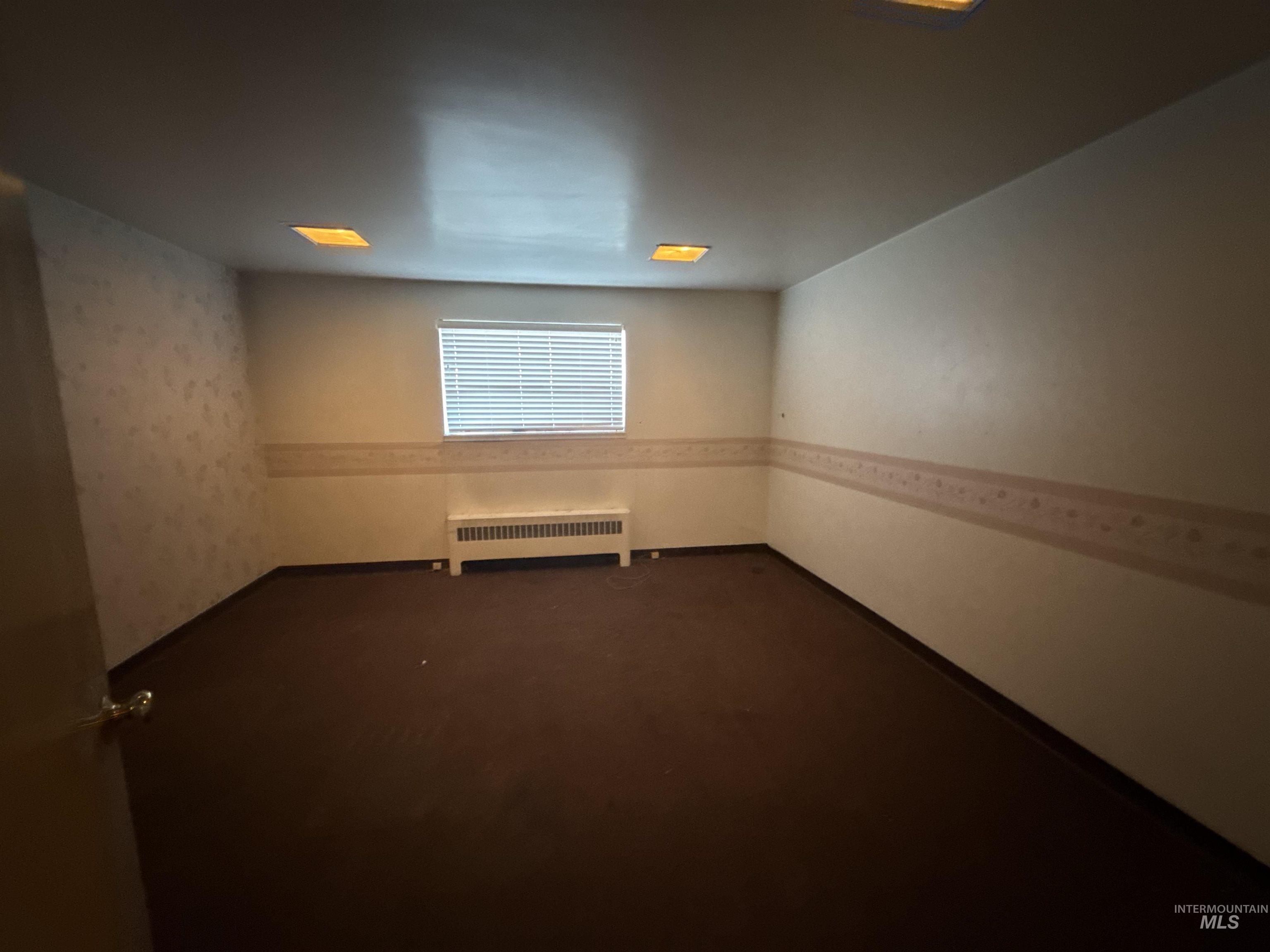 348 4Th Ave N, Twin Falls, Idaho 83301, 21 Rooms, Business/Commercial For Sale, Price $450,000,MLS 99000741