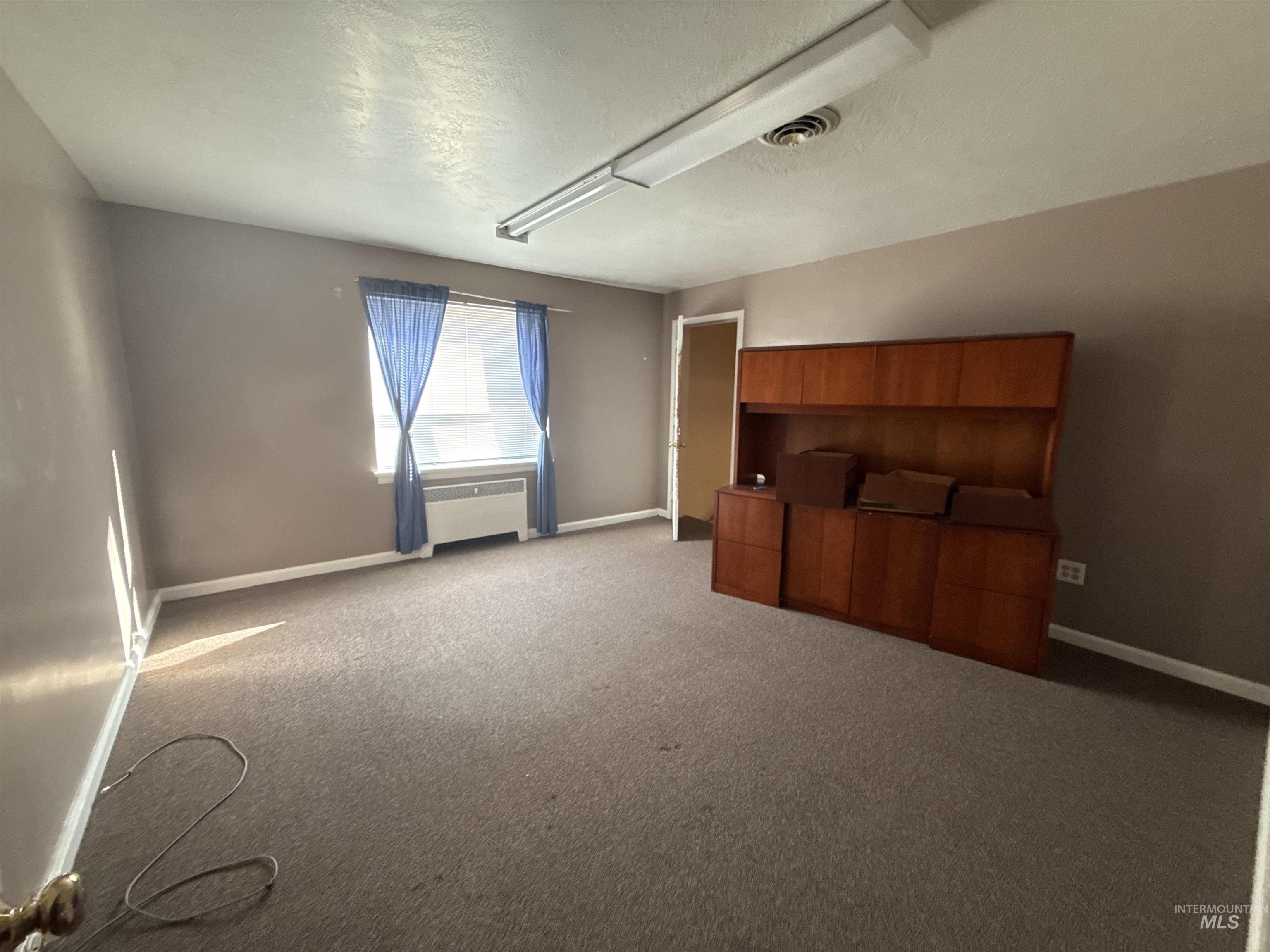 348 4Th Ave N, Twin Falls, Idaho 83301, 21 Rooms, Business/Commercial For Sale, Price $450,000,MLS 99000741