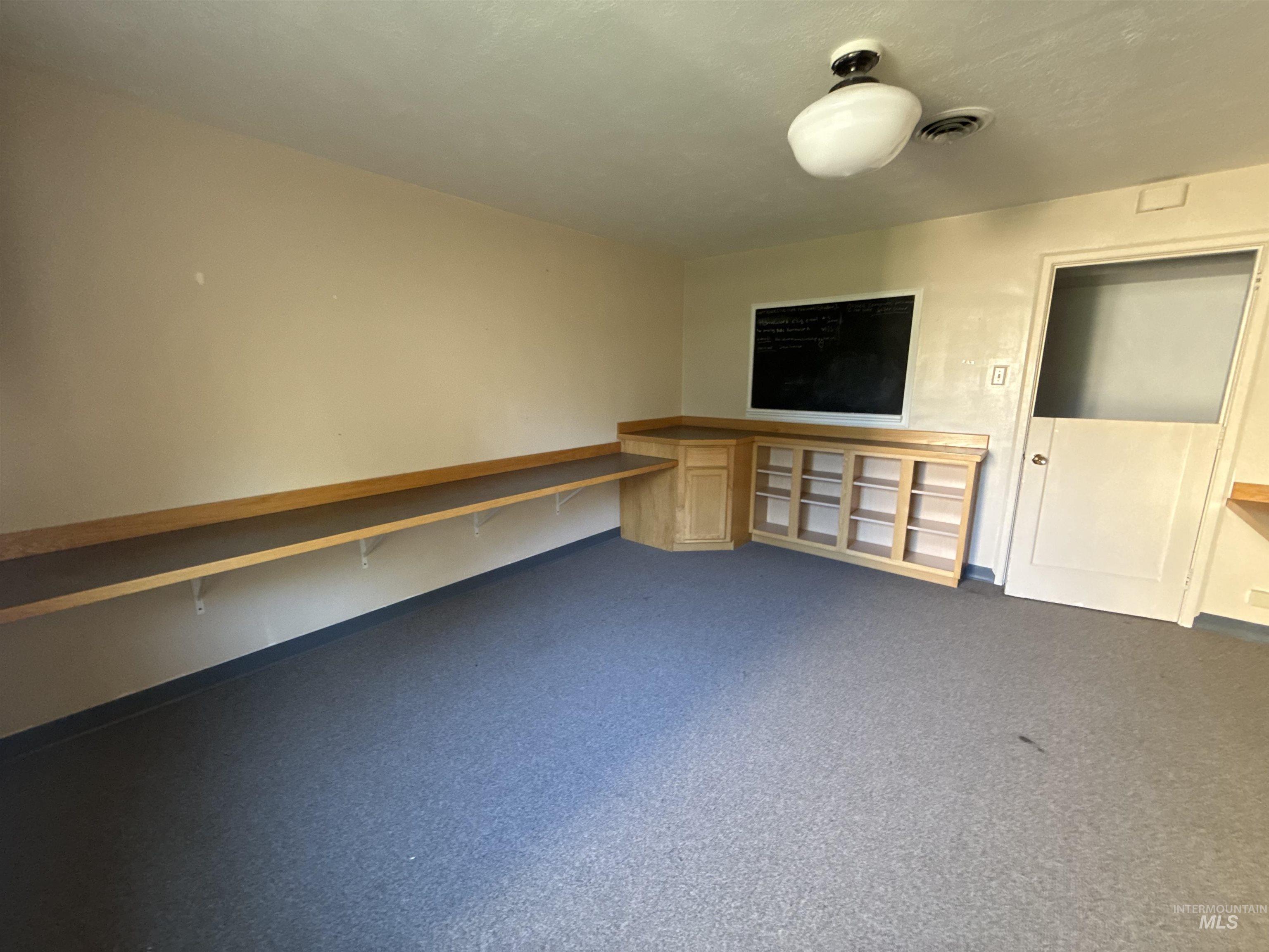 348 4Th Ave N, Twin Falls, Idaho 83301, 21 Rooms, Business/Commercial For Sale, Price $450,000,MLS 99000741