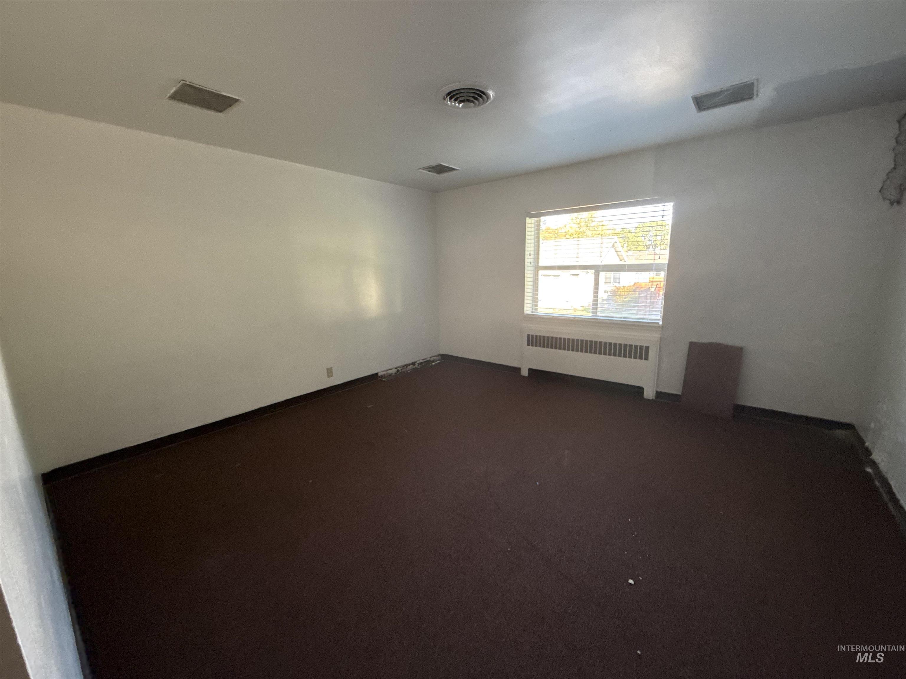 348 4Th Ave N, Twin Falls, Idaho 83301, 21 Rooms, Business/Commercial For Sale, Price $450,000,MLS 99000741