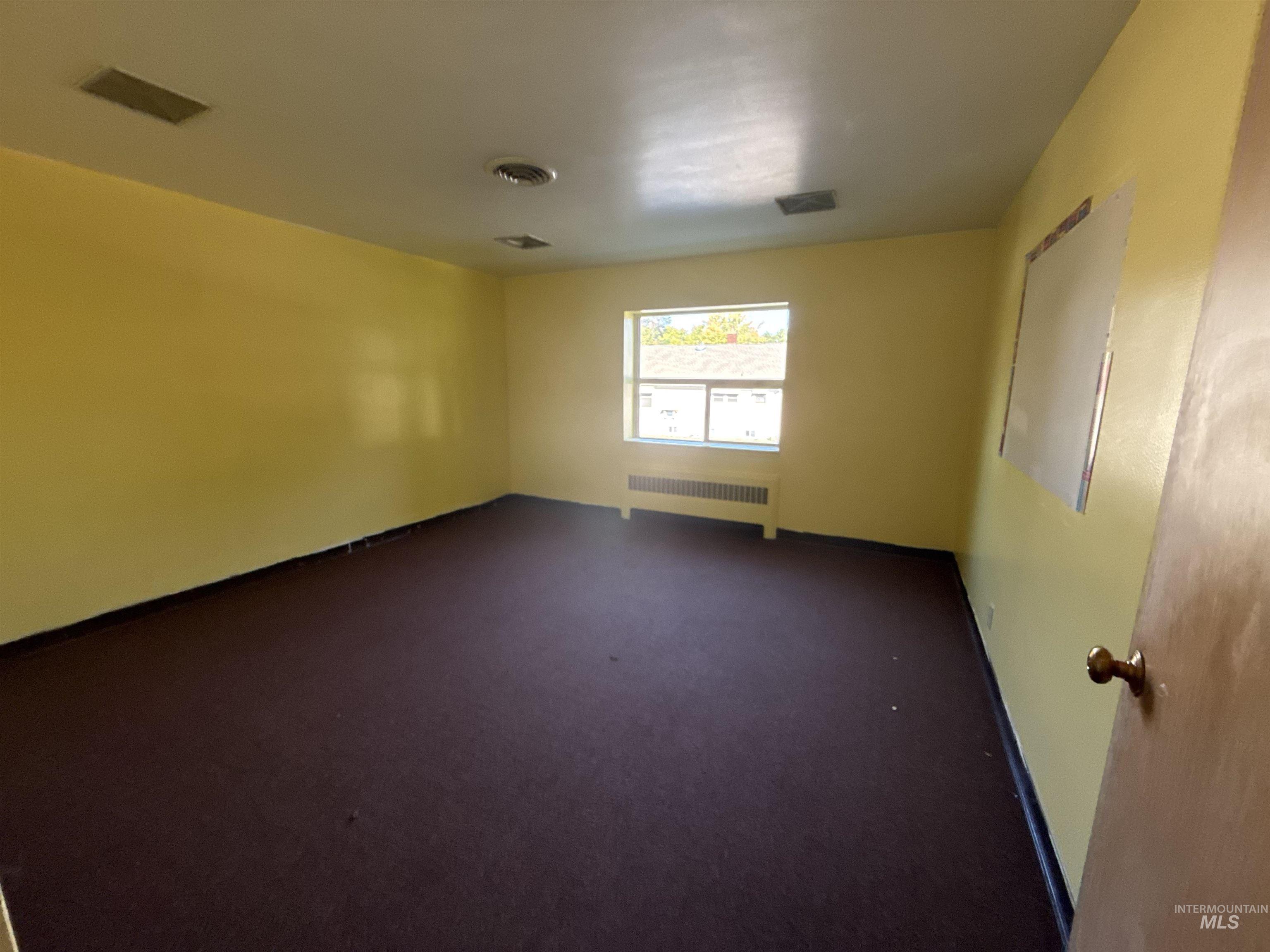 348 4Th Ave N, Twin Falls, Idaho 83301, 21 Rooms, Business/Commercial For Sale, Price $450,000,MLS 99000741