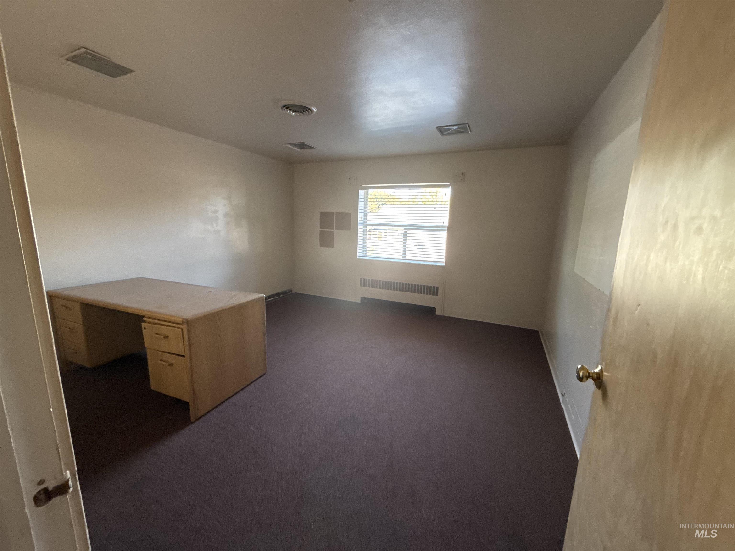 348 4Th Ave N, Twin Falls, Idaho 83301, 21 Rooms, Business/Commercial For Sale, Price $450,000,MLS 99000741