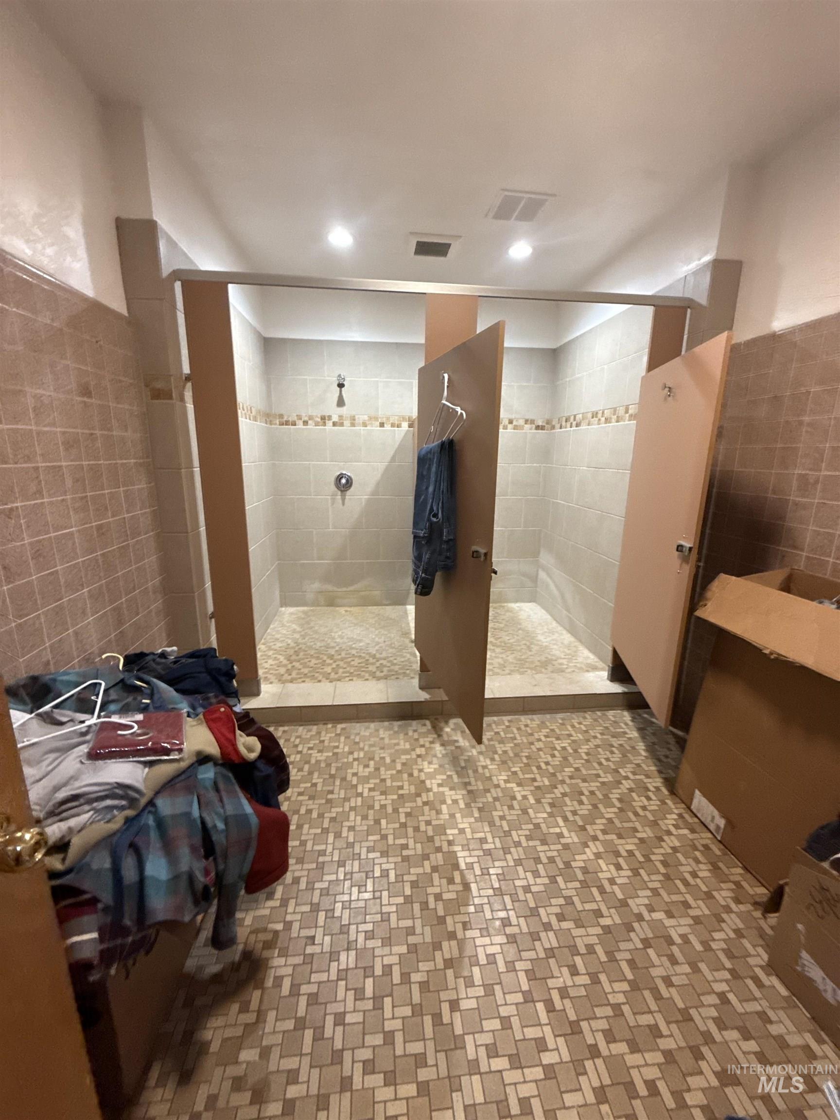 348 4Th Ave N, Twin Falls, Idaho 83301, 21 Rooms, Business/Commercial For Sale, Price $450,000,MLS 99000741