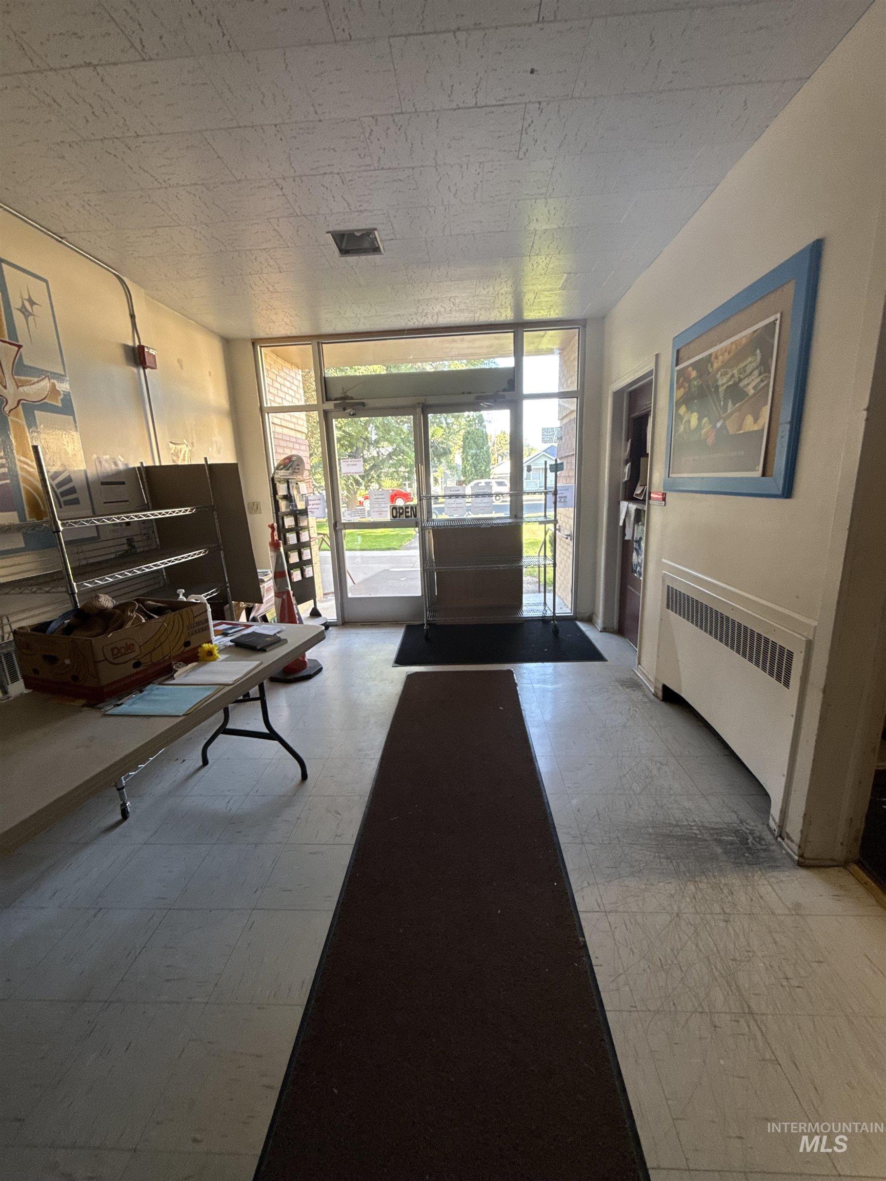 348 4Th Ave N, Twin Falls, Idaho 83301, 21 Rooms, Business/Commercial For Sale, Price $450,000,MLS 99000741