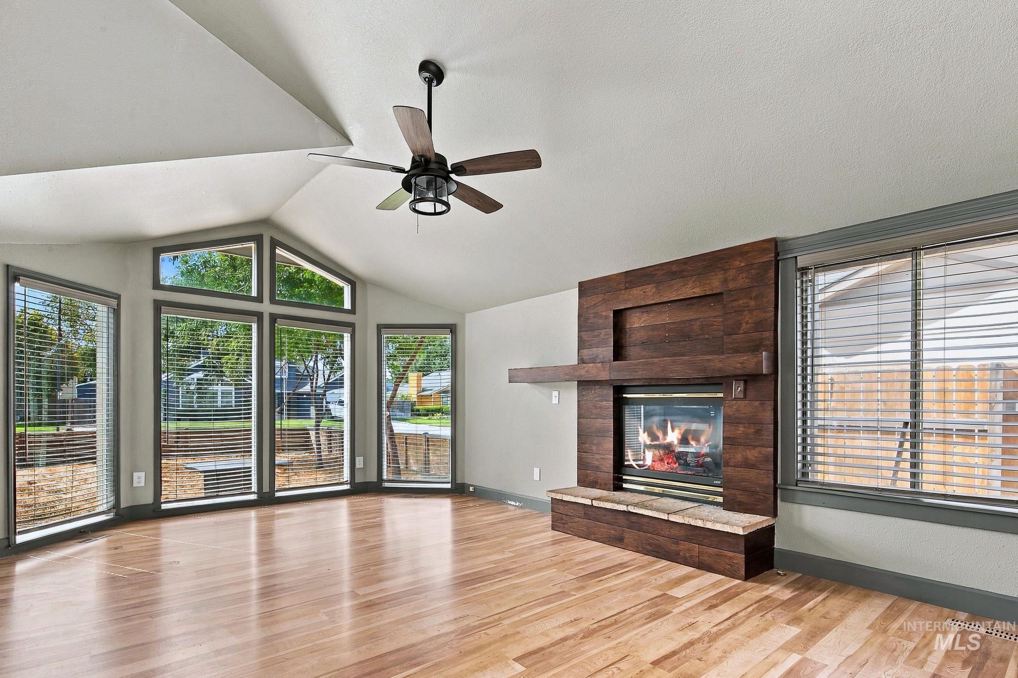 1372 W Crest Wood Dr, Meridian, Idaho 83642, 3 Bedrooms, 2 Bathrooms, Residential For Sale, Price $399,900, 99000744