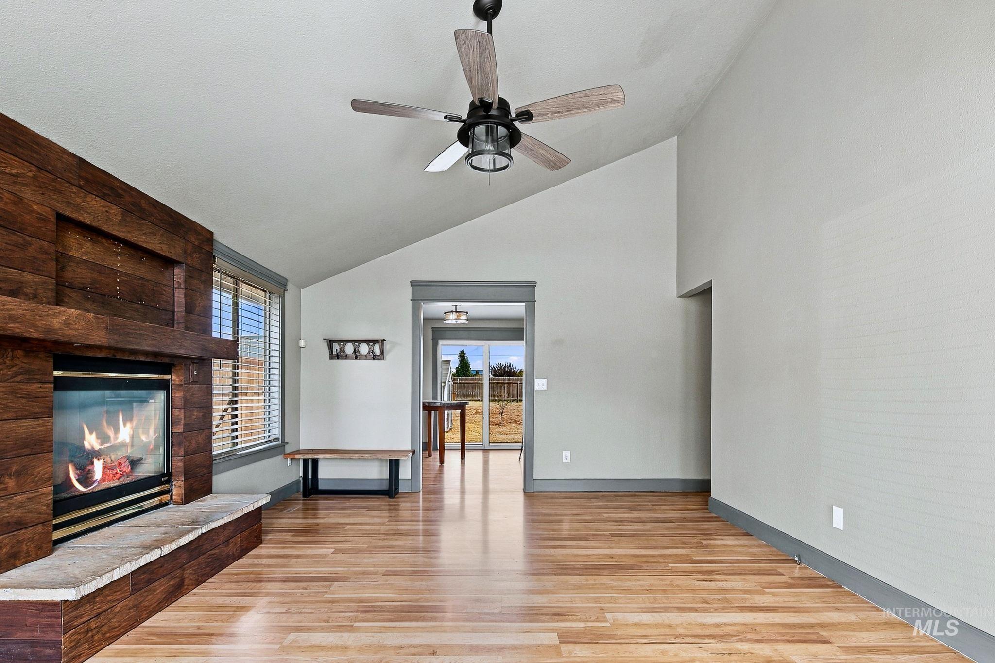 1372 W Crest Wood Dr, Meridian, Idaho 83642, 3 Bedrooms, 2 Bathrooms, Residential For Sale, Price $399,900, 99000744