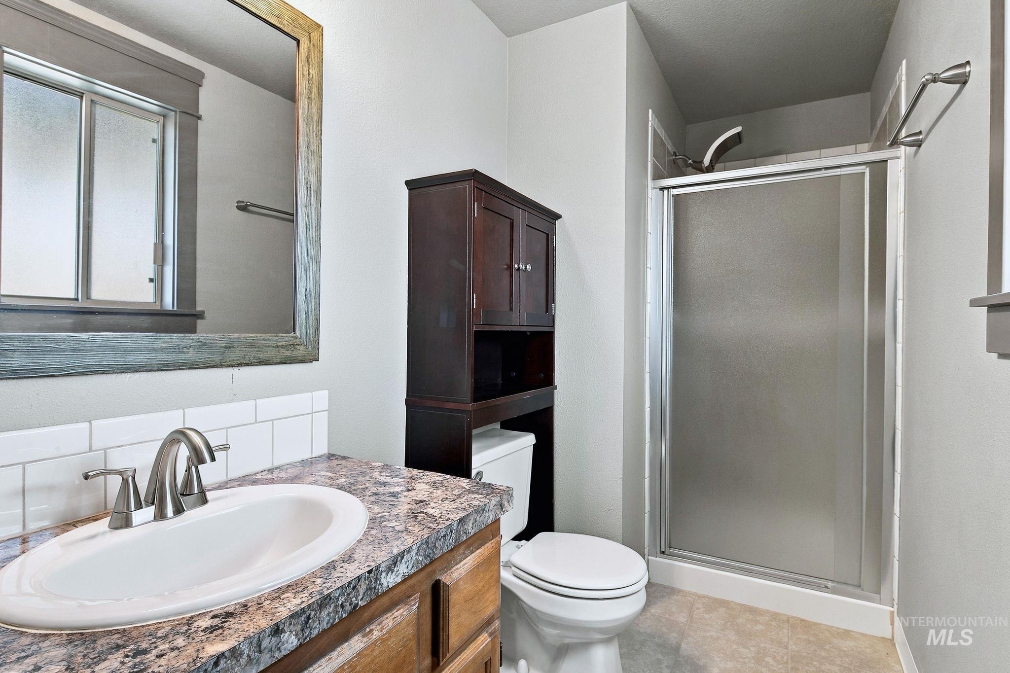 1372 W Crest Wood Dr, Meridian, Idaho 83642, 3 Bedrooms, 2 Bathrooms, Residential For Sale, Price $399,900, 99000744