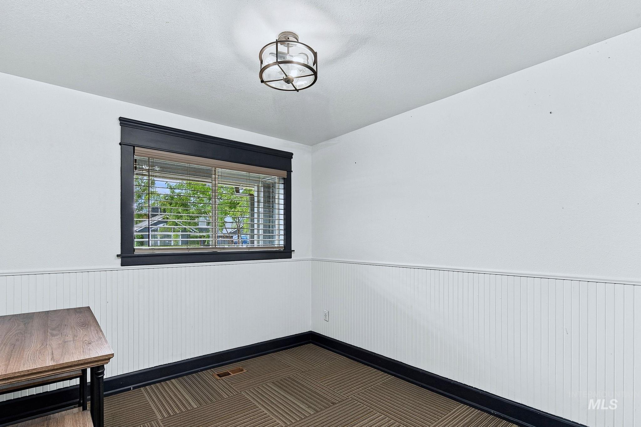 1372 W Crest Wood Dr, Meridian, Idaho 83642, 3 Bedrooms, 2 Bathrooms, Residential For Sale, Price $399,900, 99000744