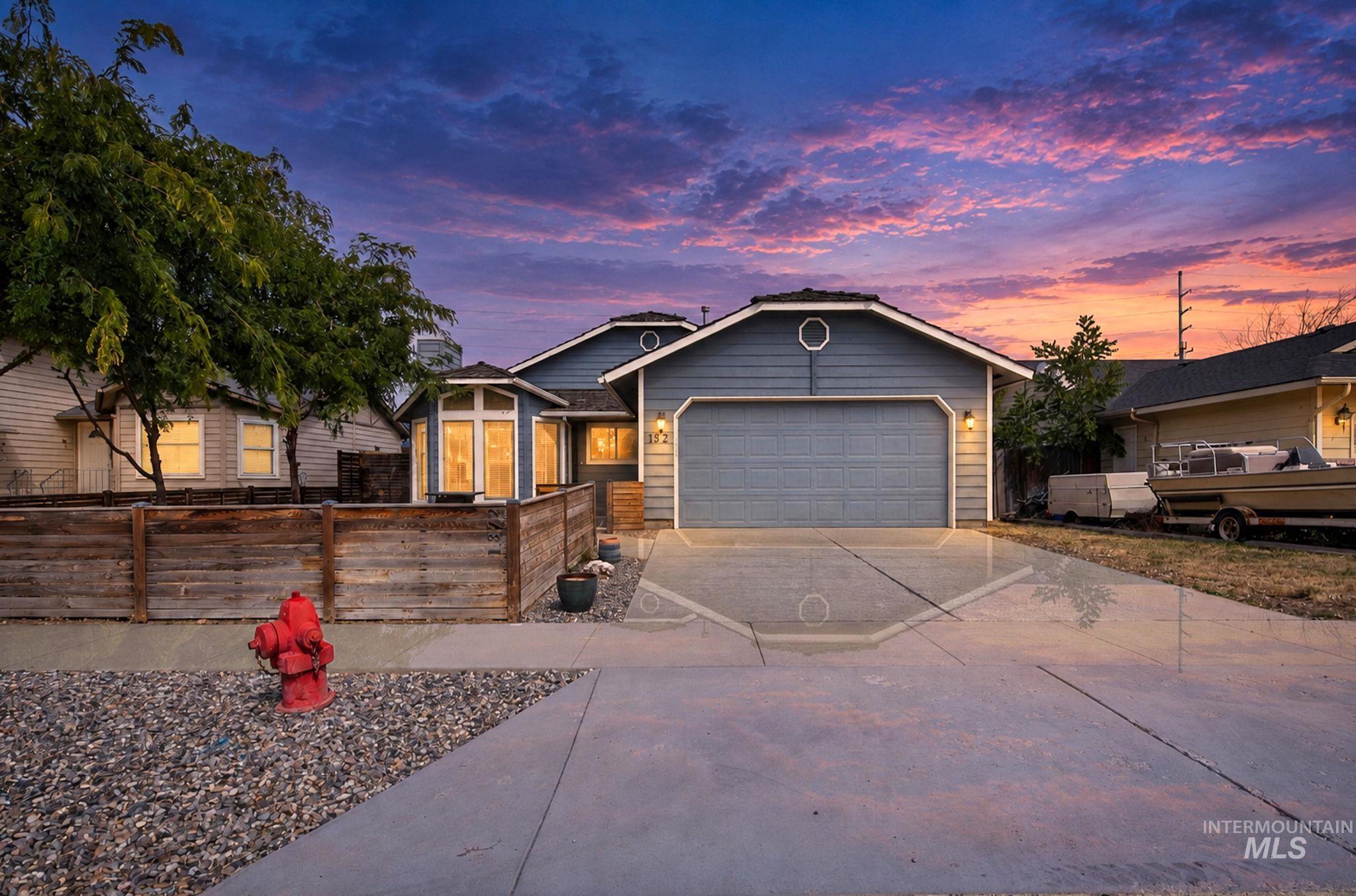 1372 W Crest Wood Dr, Meridian, Idaho 83642, 3 Bedrooms, 2 Bathrooms, Residential For Sale, Price $399,900, 99000744