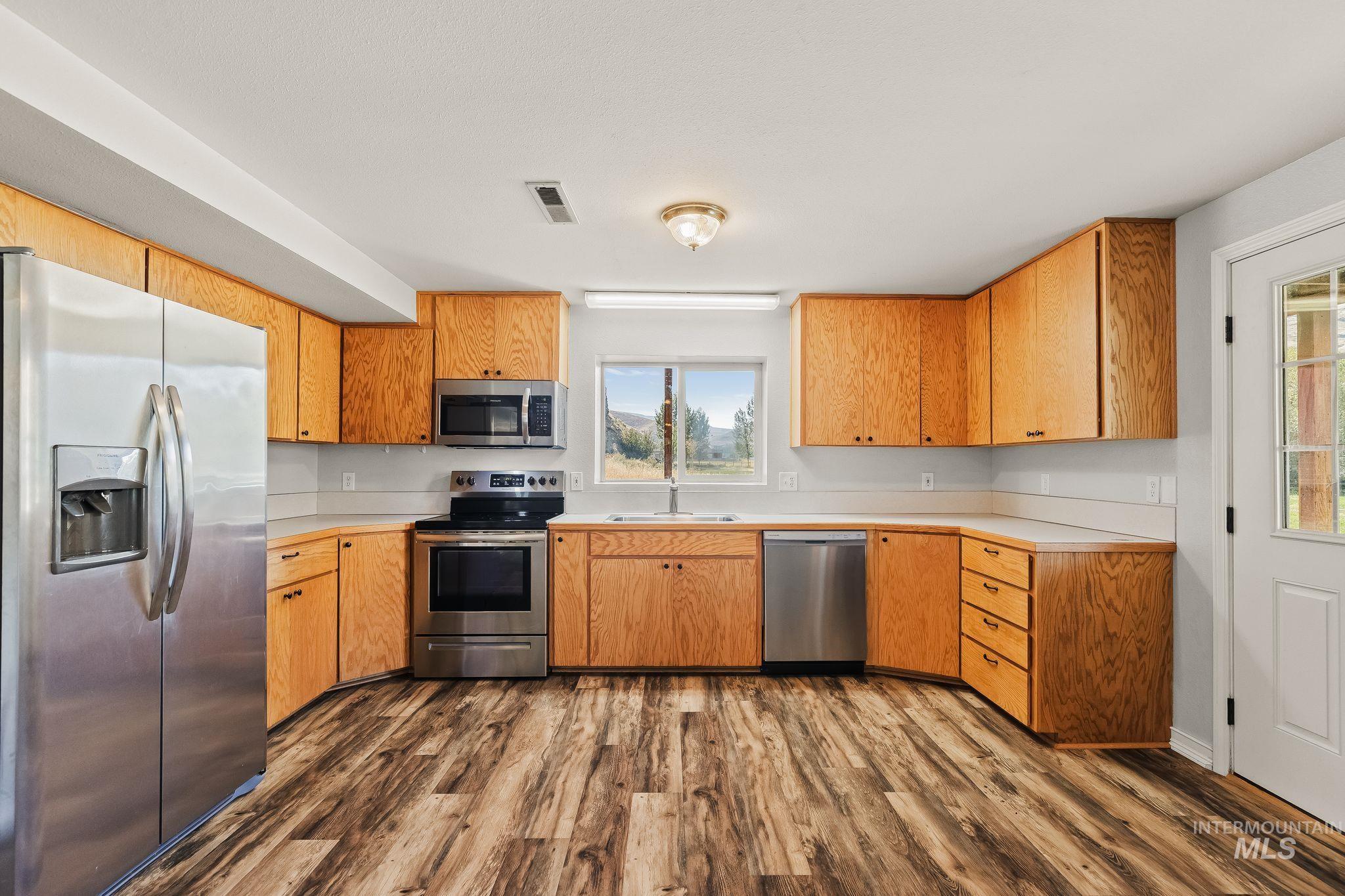 3387 Asotin Creek Road, Asotin, Washington 99402, 6 Bedrooms, 4.5 Bathrooms, Residential For Sale, Price $895,000, 99000746