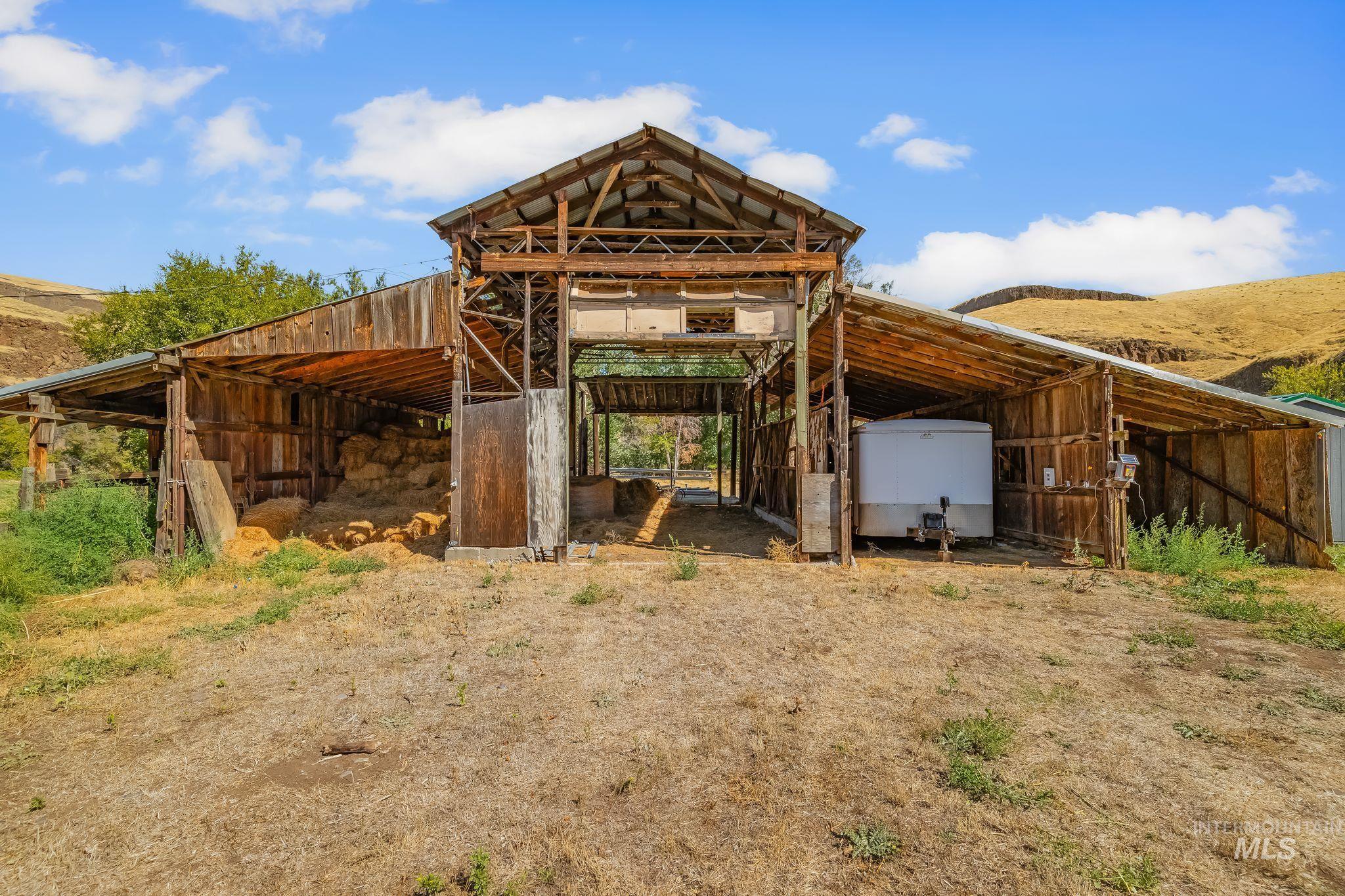 3387 Asotin Creek Road, Asotin, Washington 99402, 6 Bedrooms, 4.5 Bathrooms, Residential For Sale, Price $895,000, 99000746