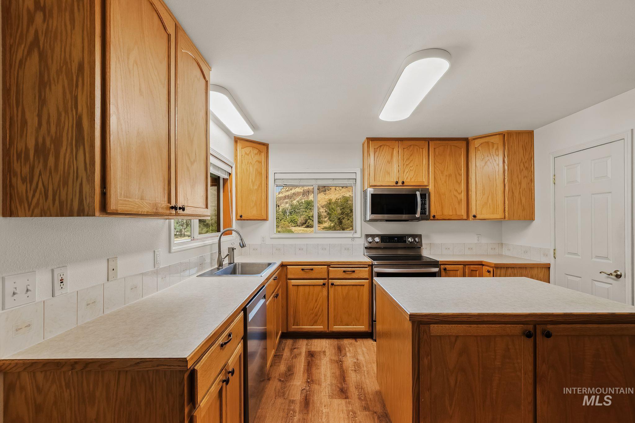 3387 Asotin Creek Road, Asotin, Washington 99402, 6 Bedrooms, 4.5 Bathrooms, Residential For Sale, Price $895,000, 99000746