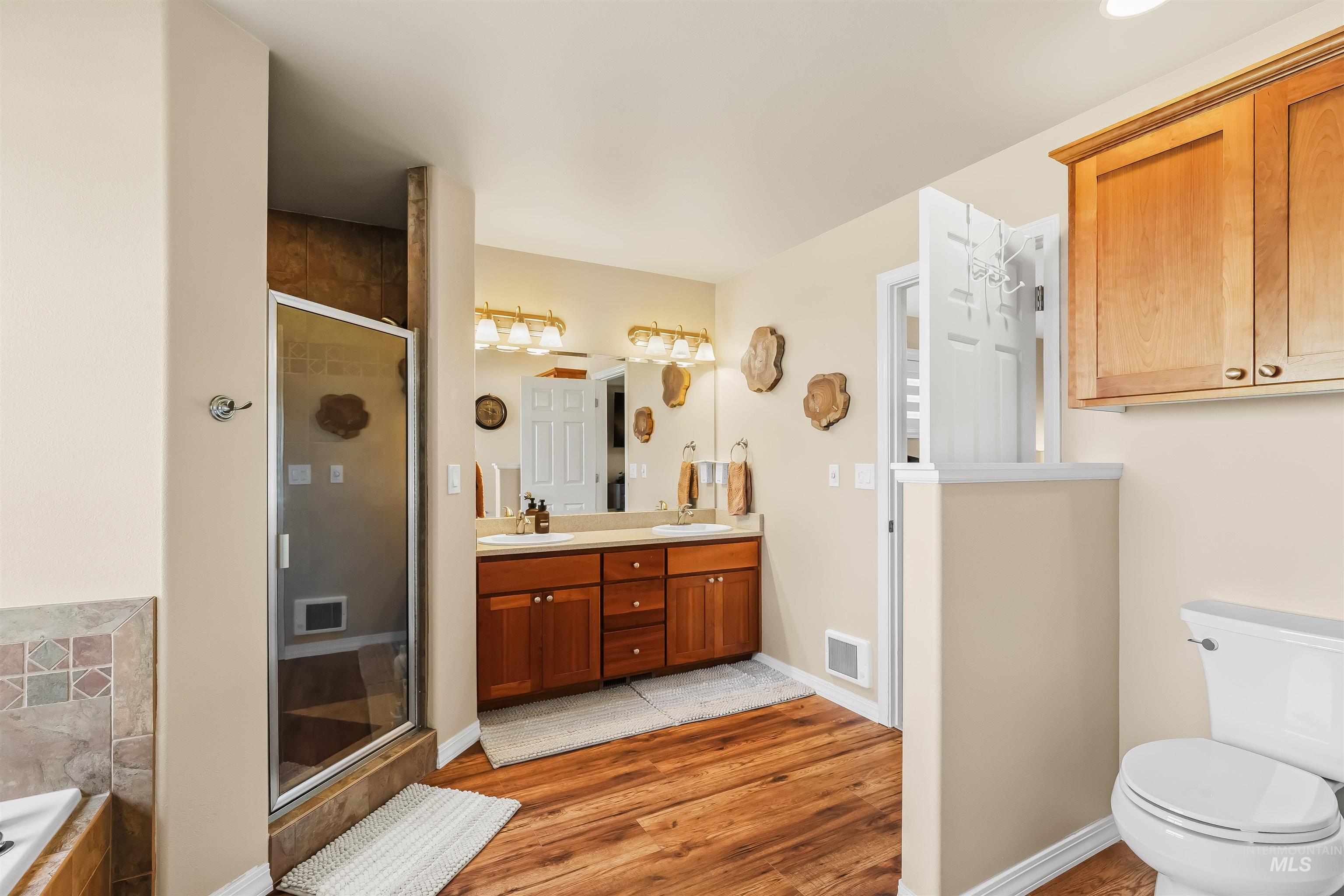 718 Talons Court, Lewiston, Idaho 83501, 4 Bedrooms, 3.5 Bathrooms, Residential For Sale, Price $825,000, 99000749