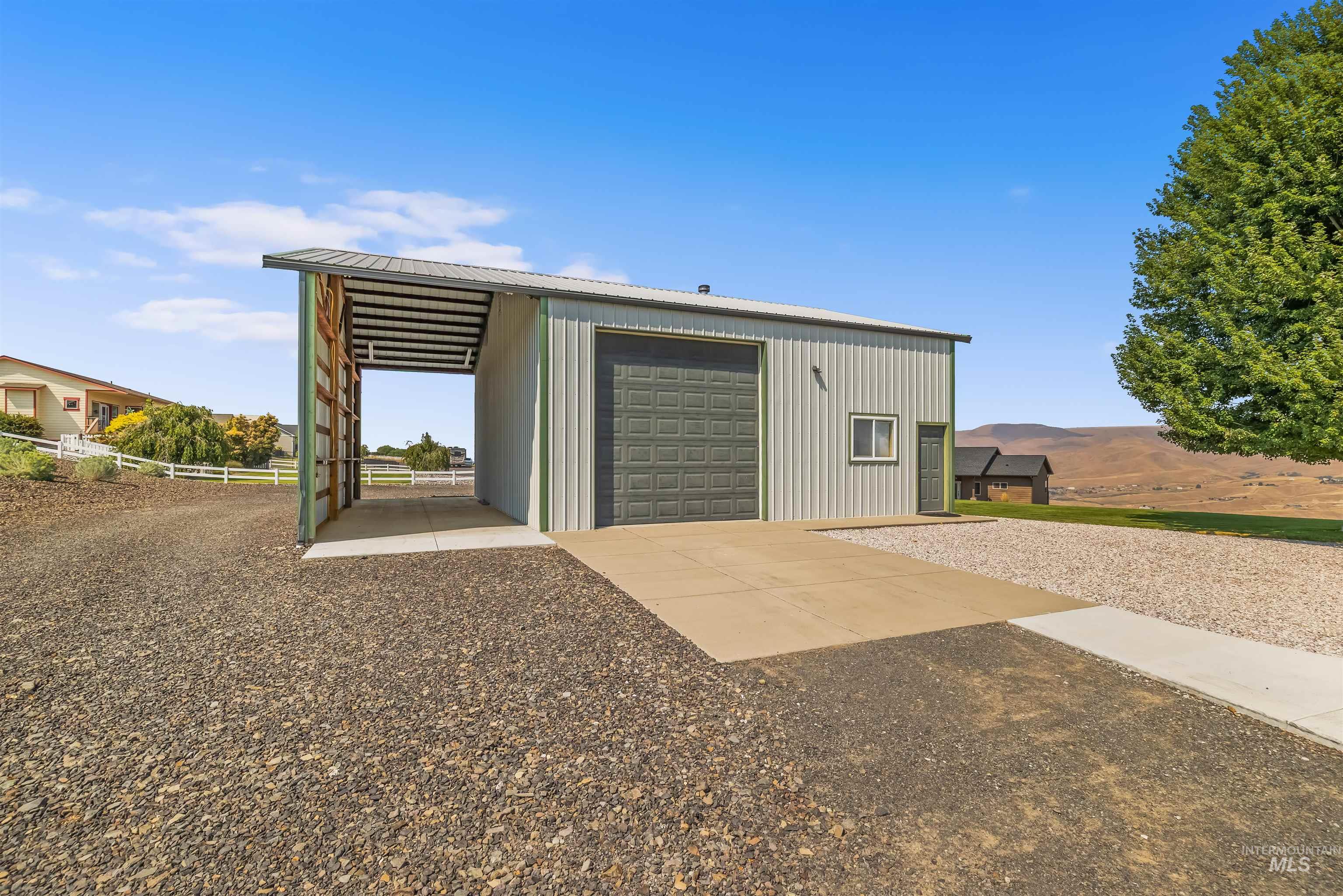 718 Talons Court, Lewiston, Idaho 83501, 4 Bedrooms, 3.5 Bathrooms, Residential For Sale, Price $825,000, 99000749