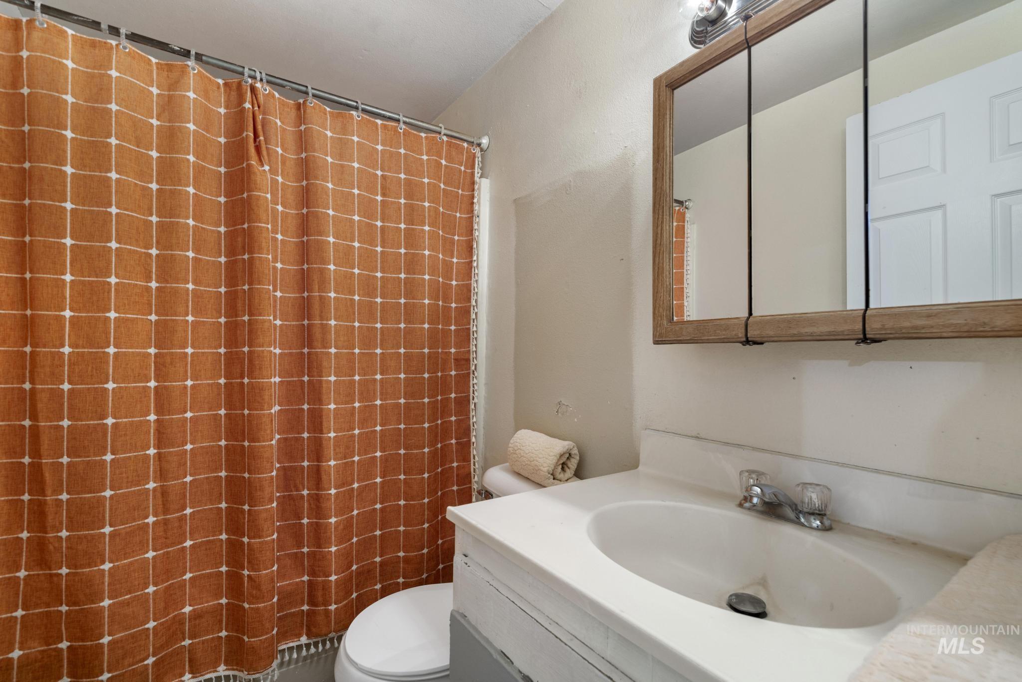 219 E H Ave, Jerome, Idaho 83318, 3 Bedrooms, 1 Bathroom, Residential For Sale, Price $219,000, 99000751