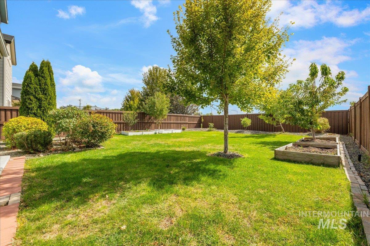 3283 W Ladle Rapids Ct, Meridian, Idaho 83646, 4 Bedrooms, 2.5 Bathrooms, Residential For Sale, Price $589,900, 99000753
