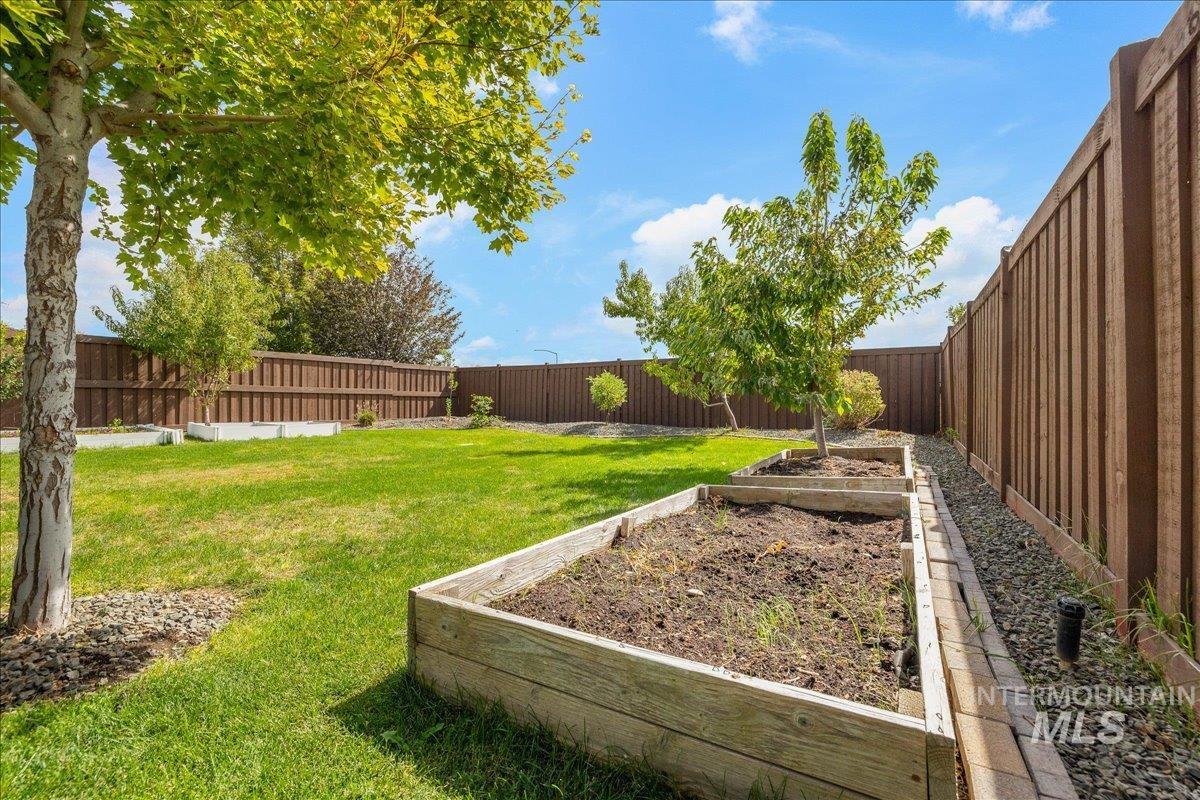 3283 W Ladle Rapids Ct, Meridian, Idaho 83646, 4 Bedrooms, 2.5 Bathrooms, Residential For Sale, Price $589,900, 99000753
