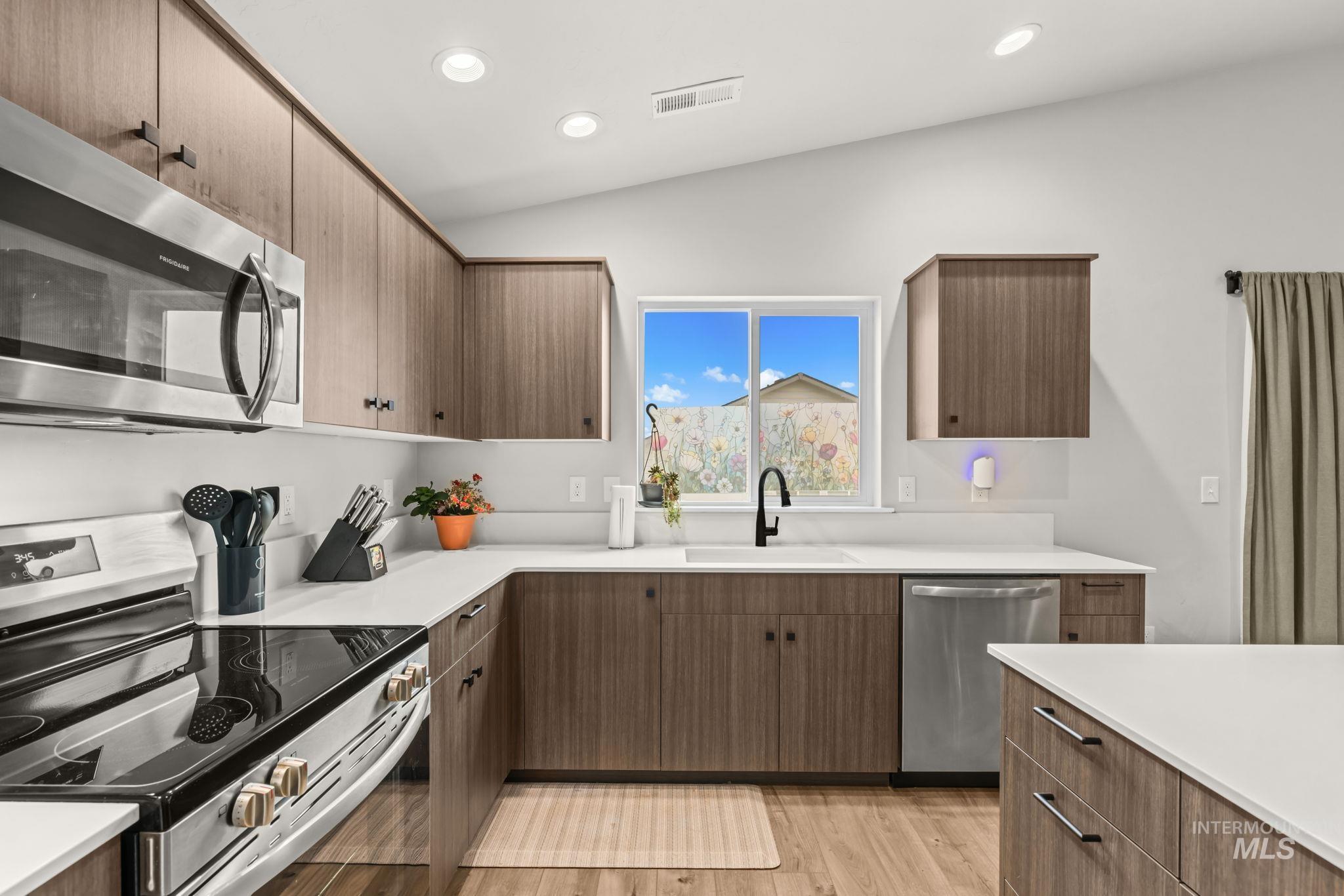 727 Morrow St, Mountain Home, Idaho 83647, 4 Bedrooms, 2 Bathrooms, Residential For Sale, Price $418,000, 99000755
