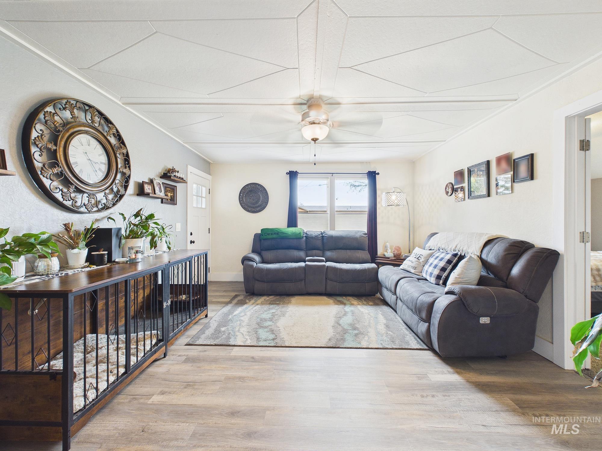 2133 Hollywood Blvd, Emmett, Idaho 83617, 2 Bedrooms, 1 Bathroom, Residential For Sale, Price $494,900, 99000756