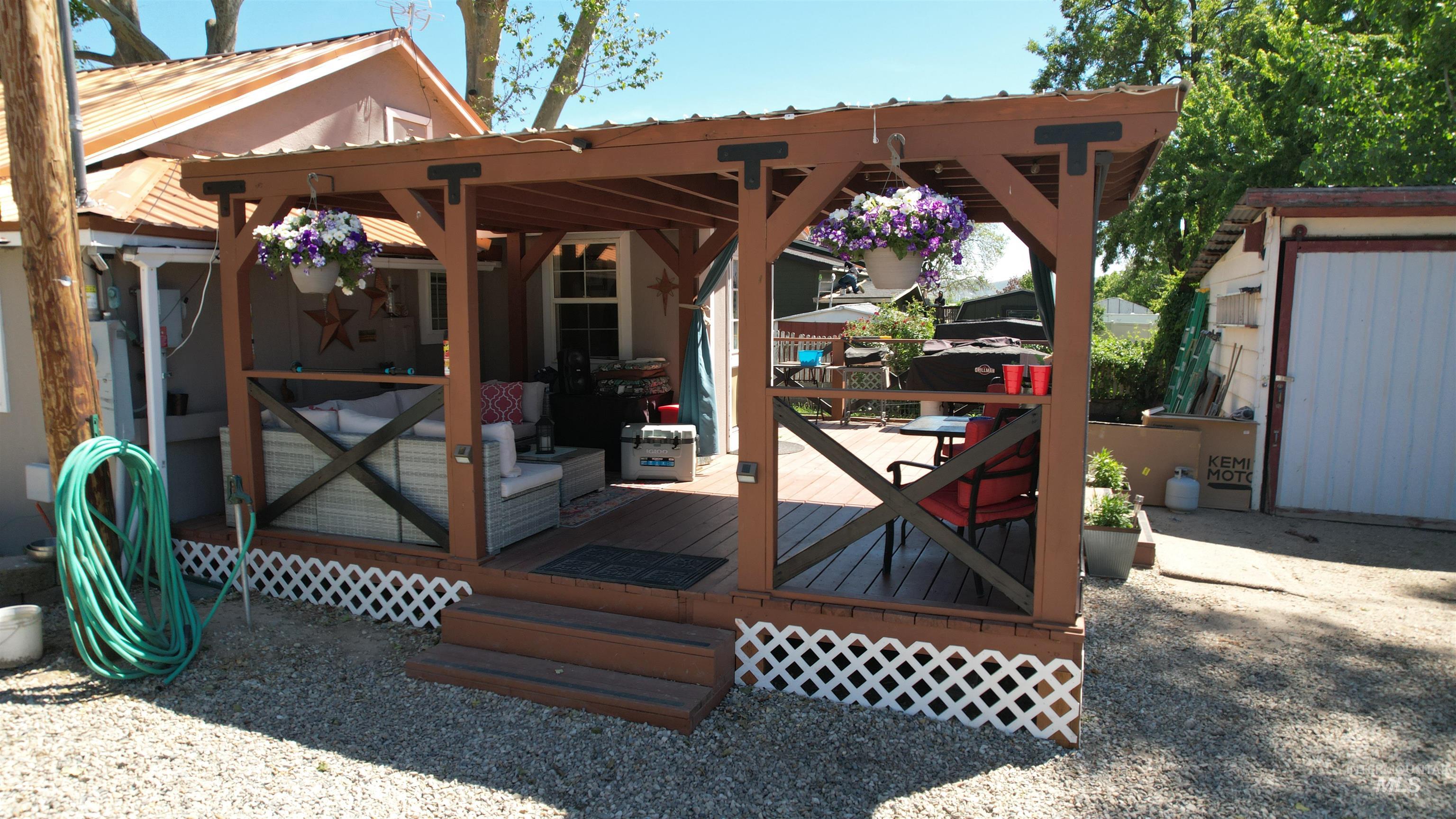 2133 Hollywood Blvd, Emmett, Idaho 83617, 2 Bedrooms, 1 Bathroom, Residential For Sale, Price $494,900, 99000756