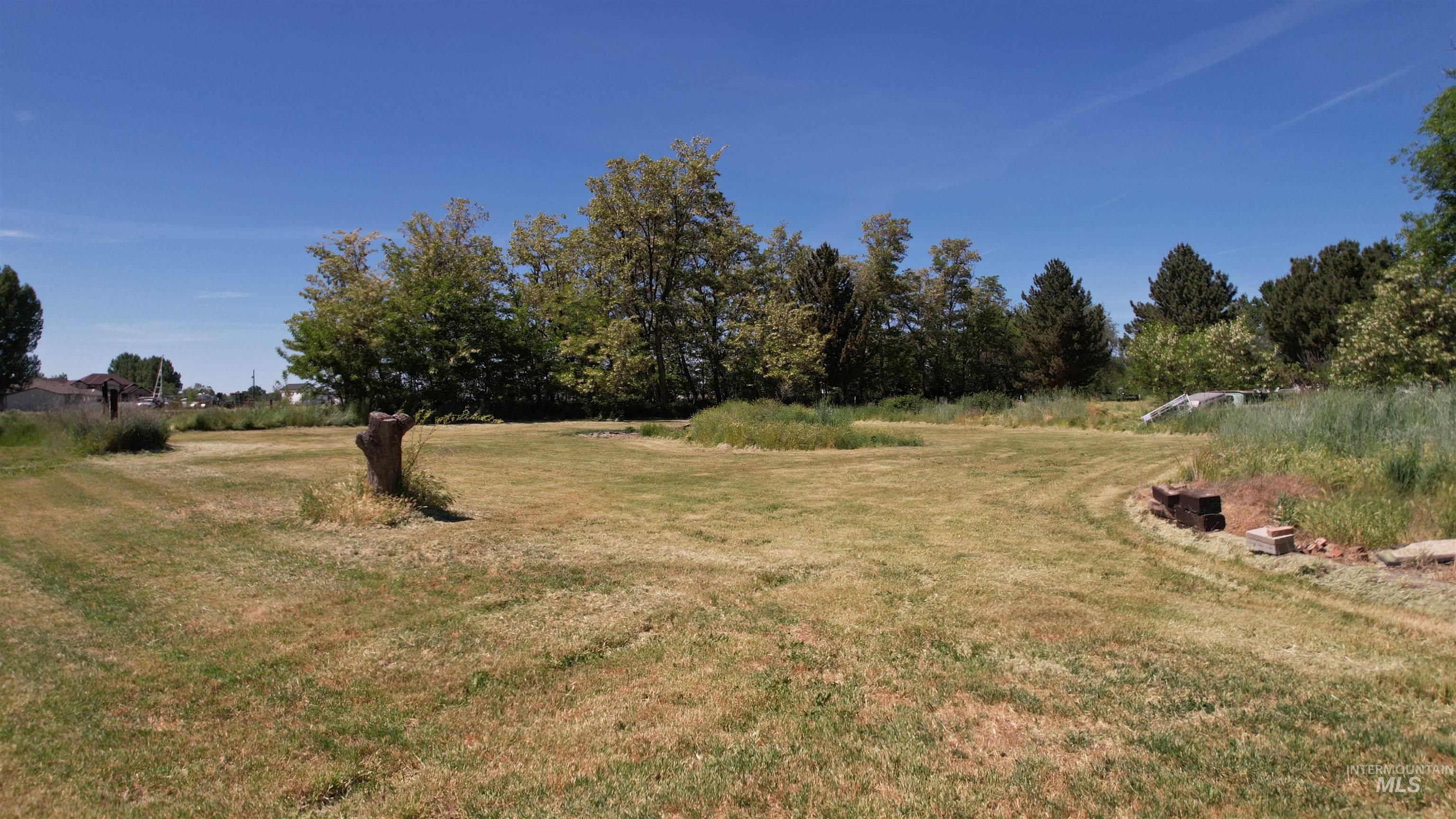 2133 Hollywood Blvd, Emmett, Idaho 83617, 2 Bedrooms, 1 Bathroom, Residential For Sale, Price $494,900, 99000756