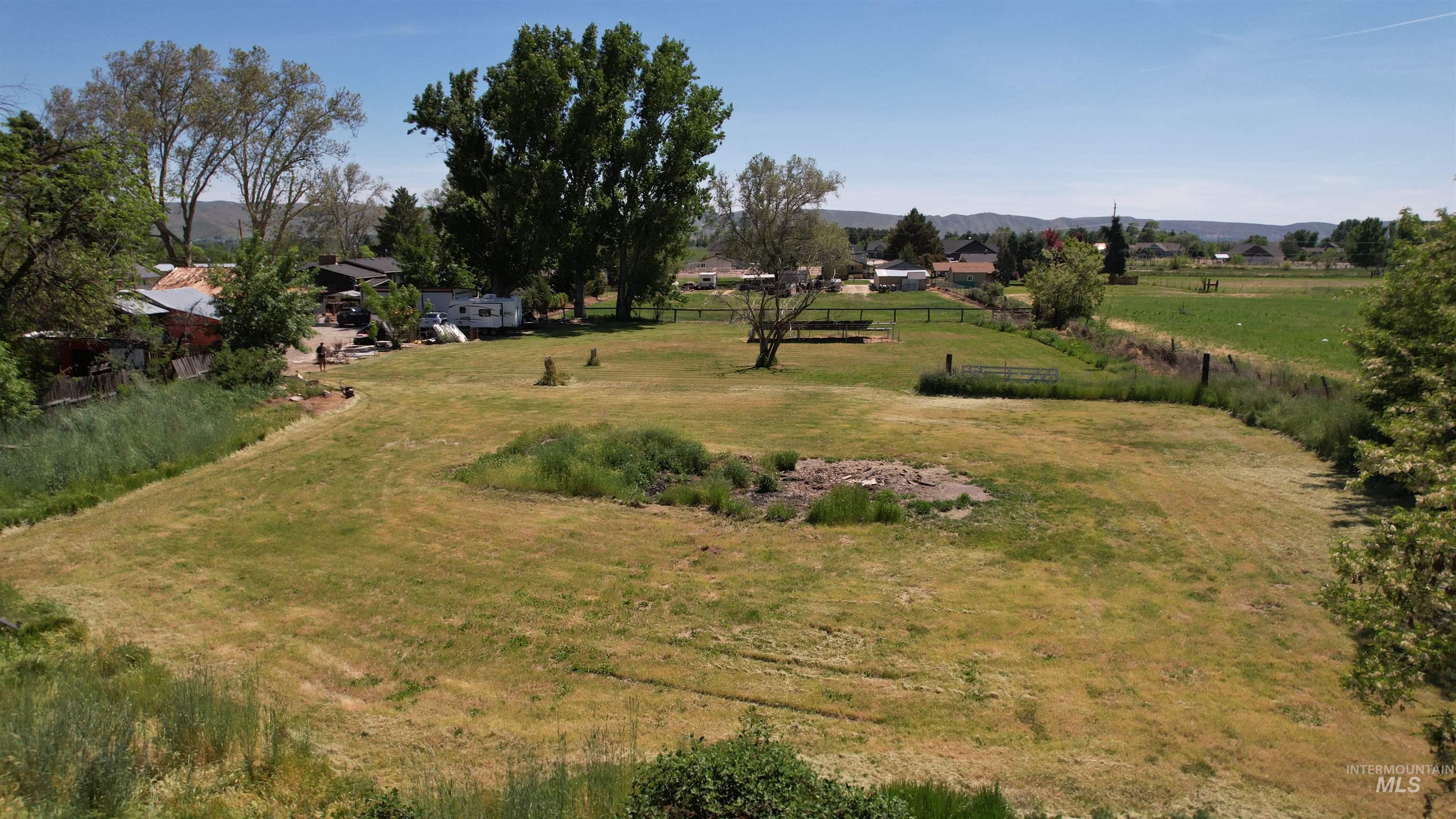2133 Hollywood Blvd, Emmett, Idaho 83617, 2 Bedrooms, 1 Bathroom, Residential For Sale, Price $494,900, 99000756