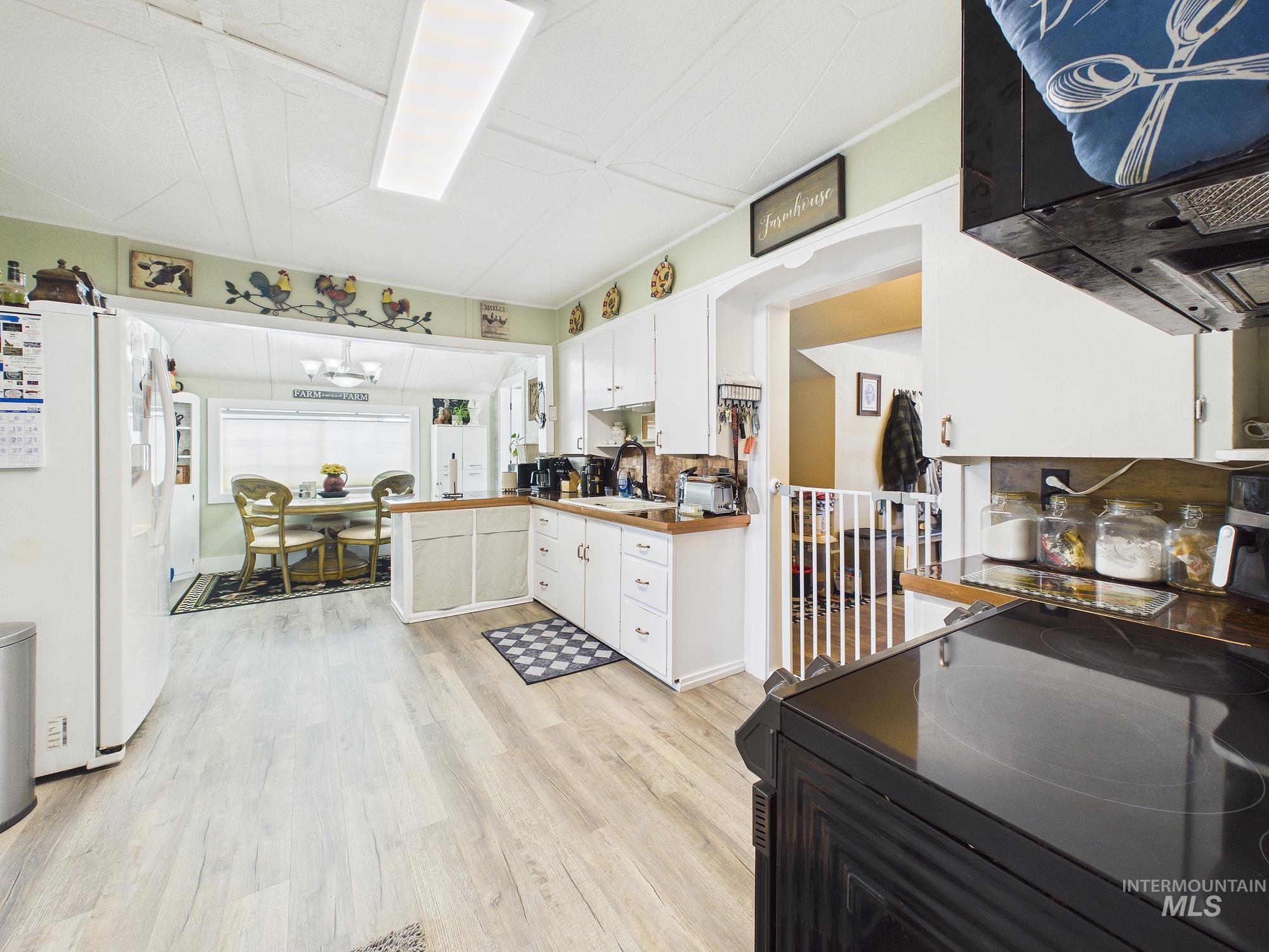 2133 Hollywood Blvd, Emmett, Idaho 83617, 2 Bedrooms, 1 Bathroom, Residential For Sale, Price $494,900, 99000756