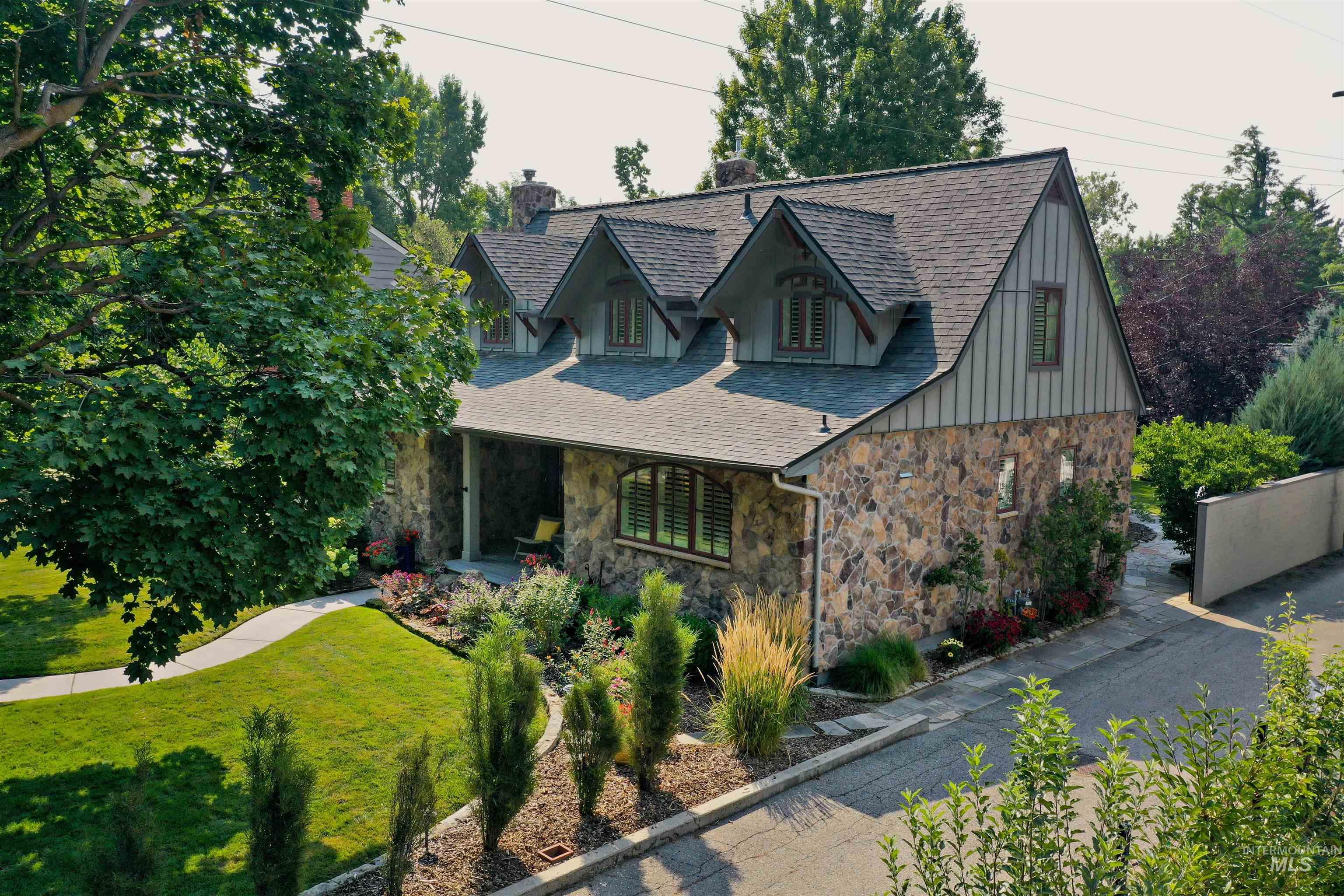 2005 W Grace St, Boise, Idaho 83702, 3 Bedrooms, 3.5 Bathrooms, Residential For Sale, Price $1,698,000,MLS 99000757