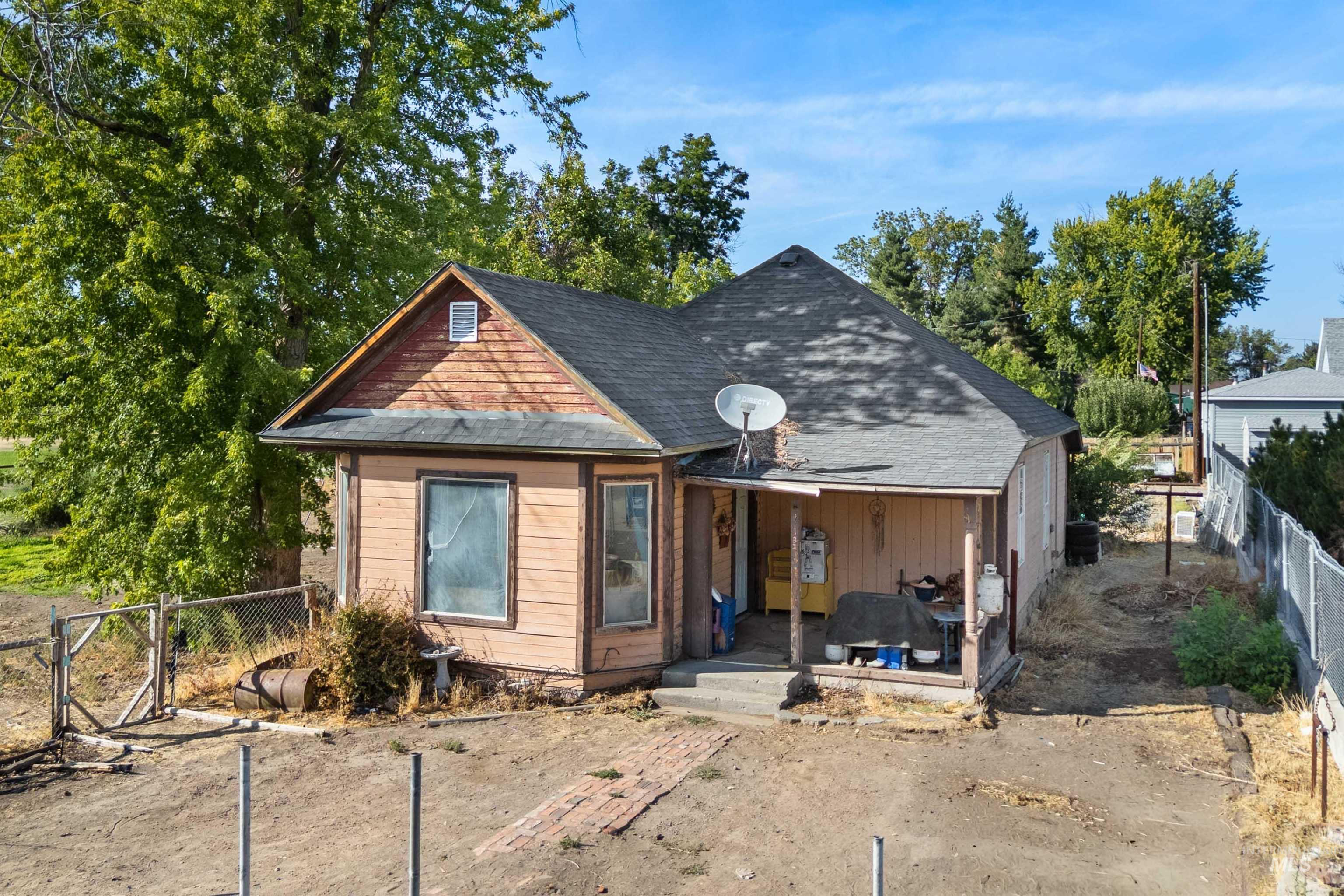 131 W Spring Street, Hagerman, Idaho 83332, 2 Bedrooms, 1 Bathroom, Residential For Sale, Price $199,900,MLS 99000759