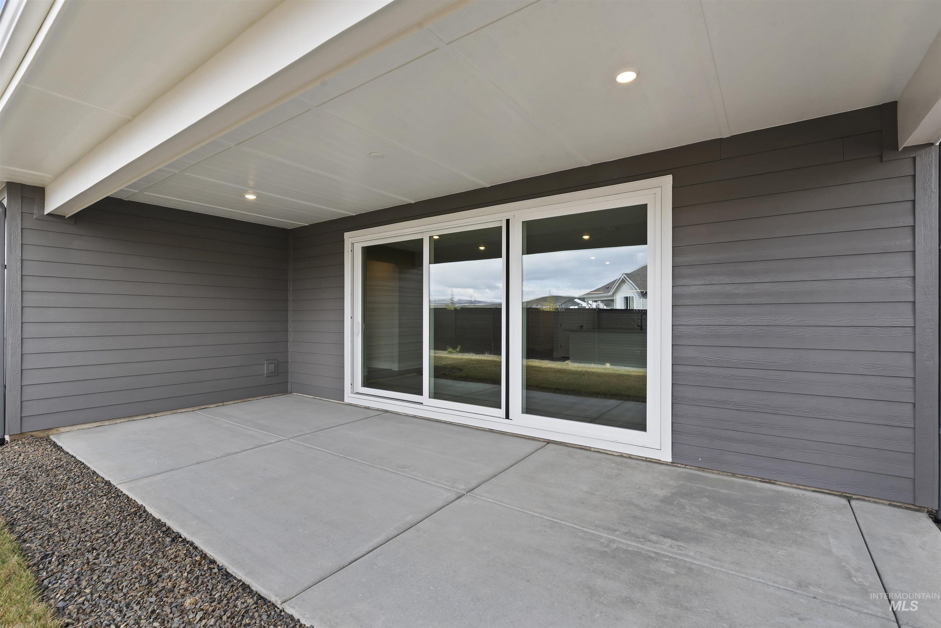 5720 W Silverberry Dr, Eagle, Idaho 83616, 3 Bedrooms, 2 Bathrooms, Residential For Sale, Price $587,885,MLS 99000765