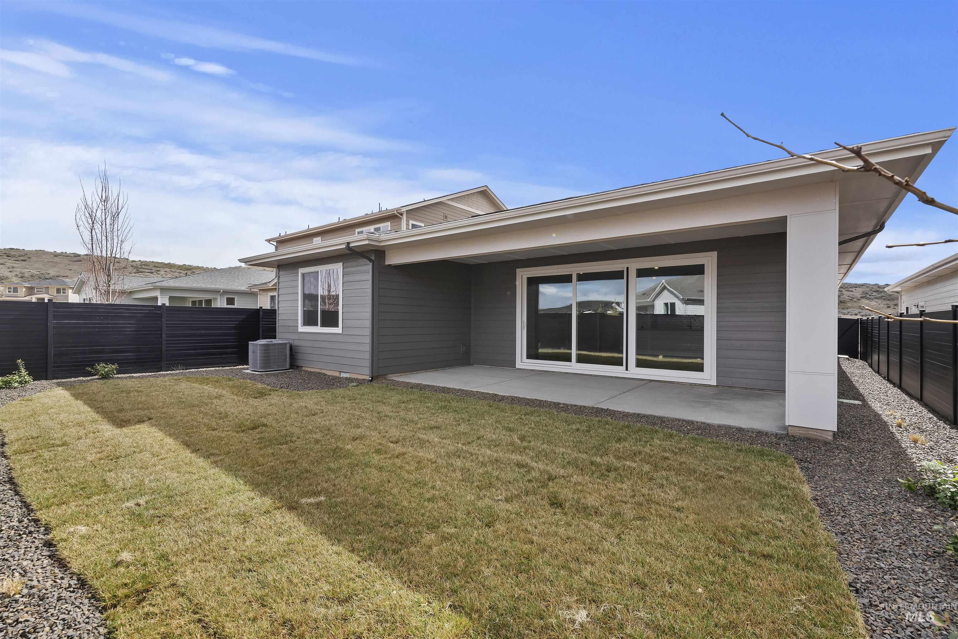 5720 W Silverberry Dr, Eagle, Idaho 83616, 3 Bedrooms, 2 Bathrooms, Residential For Sale, Price $587,885,MLS 99000765