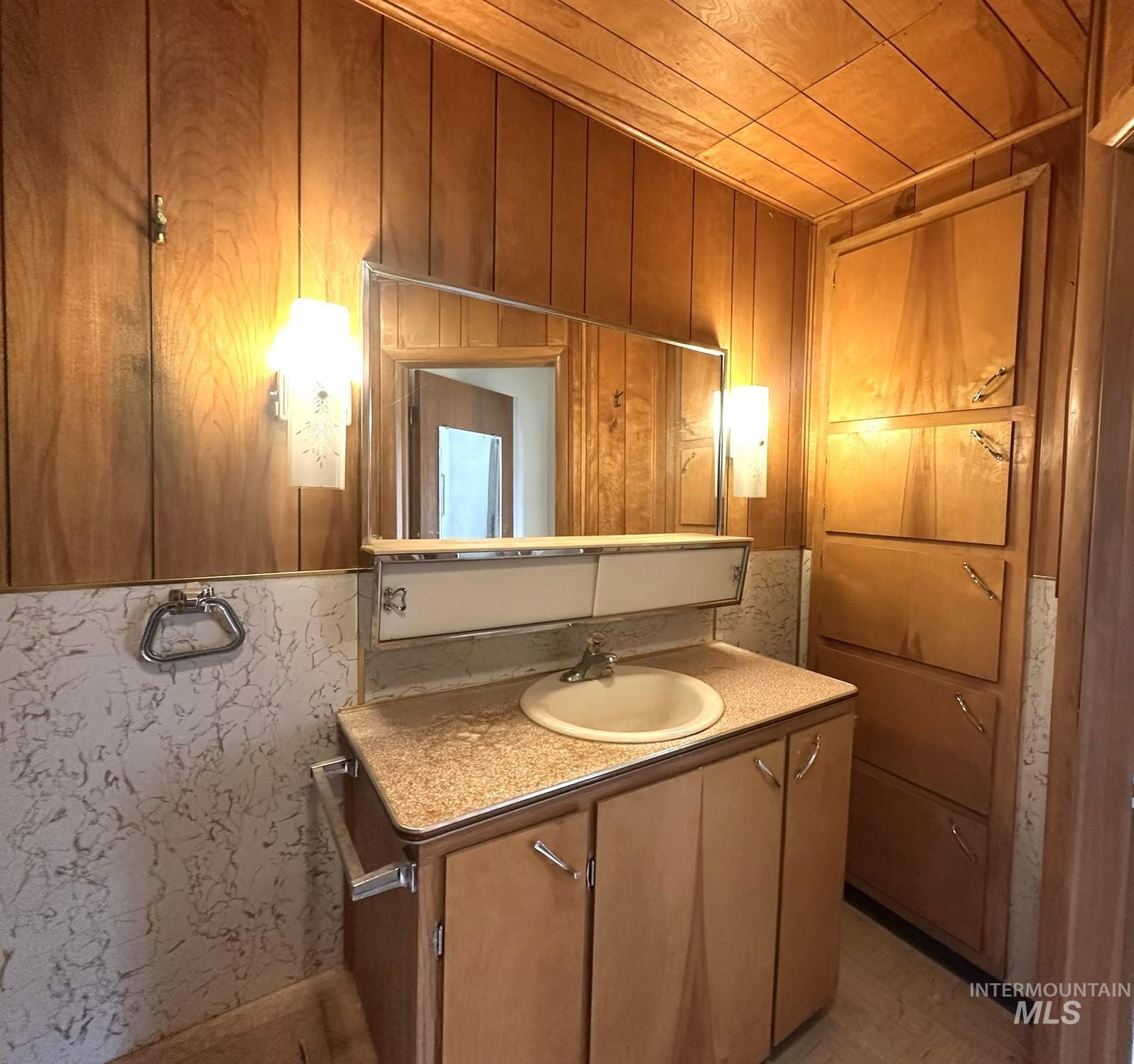 370 Smith St, Vale, Oregon 97918, 2 Bedrooms, 1 Bathroom, Residential For Sale, Price $180,000,MLS 99000773