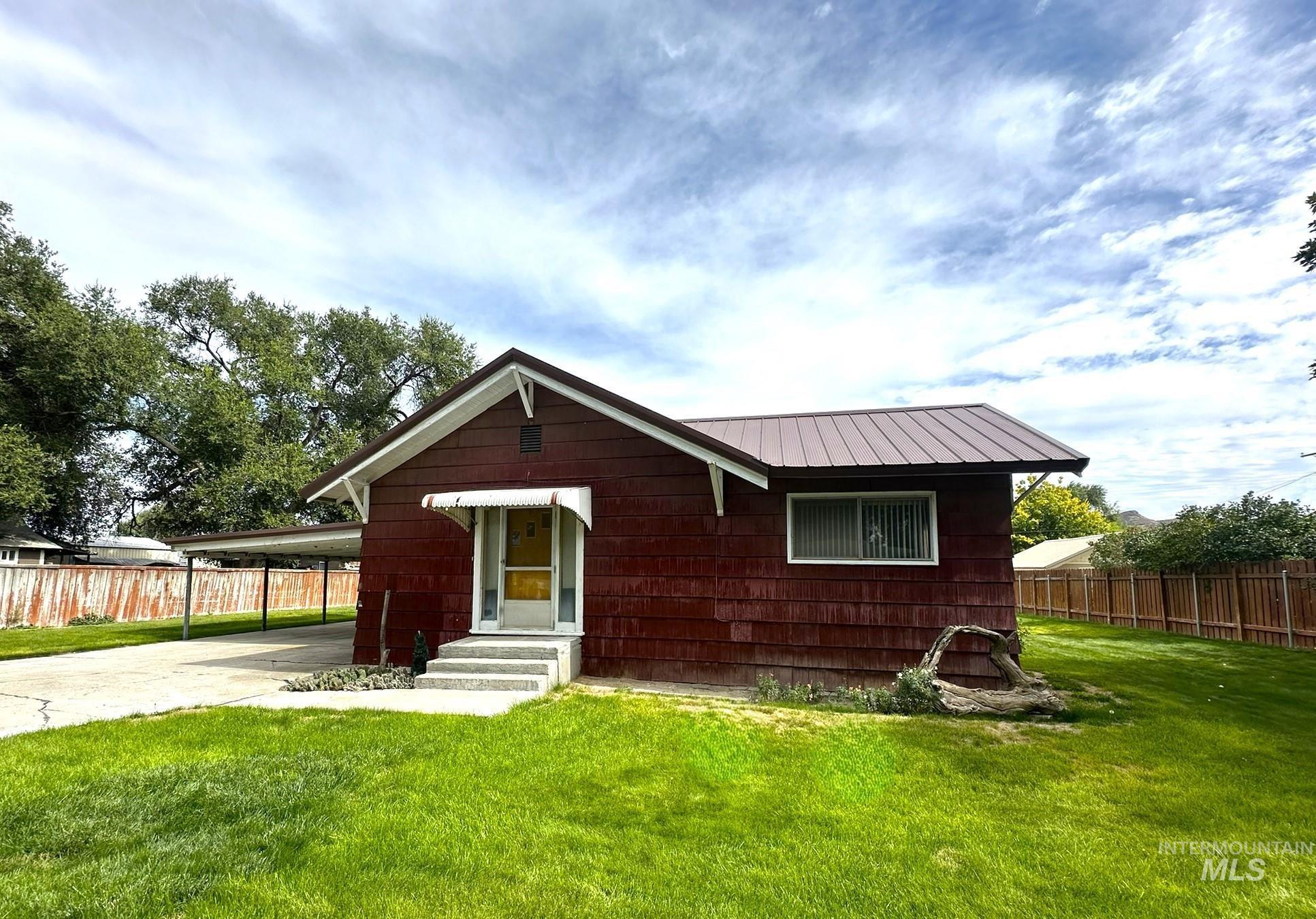 370 Smith St, Vale, Oregon 97918, 2 Bedrooms, 1 Bathroom, Residential For Sale, Price $180,000,MLS 99000773