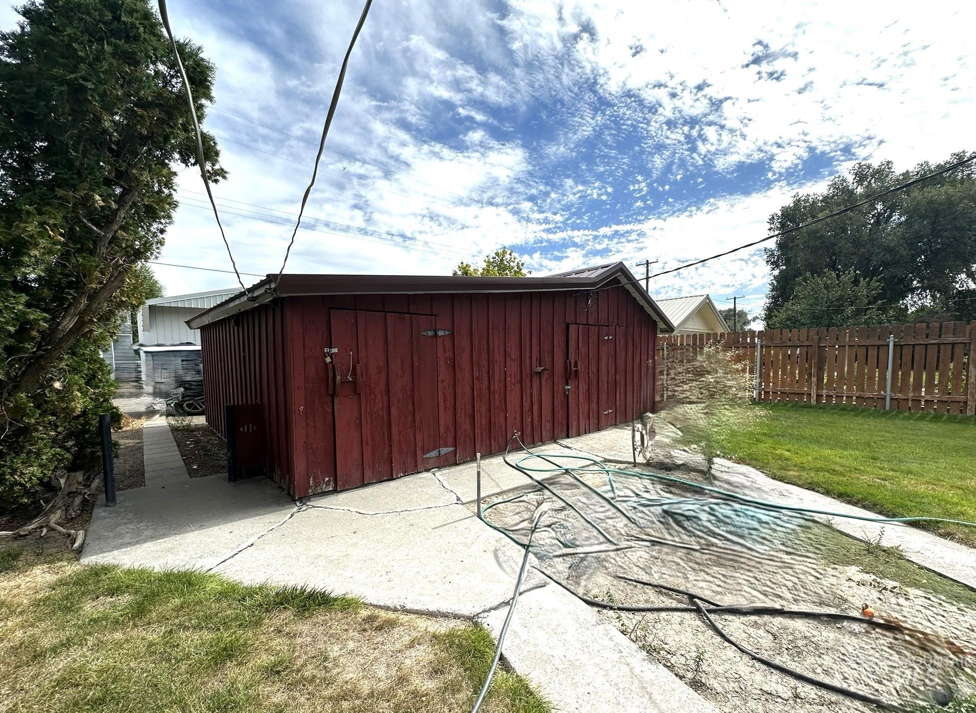 370 Smith St, Vale, Oregon 97918, 2 Bedrooms, 1 Bathroom, Residential For Sale, Price $180,000,MLS 99000773