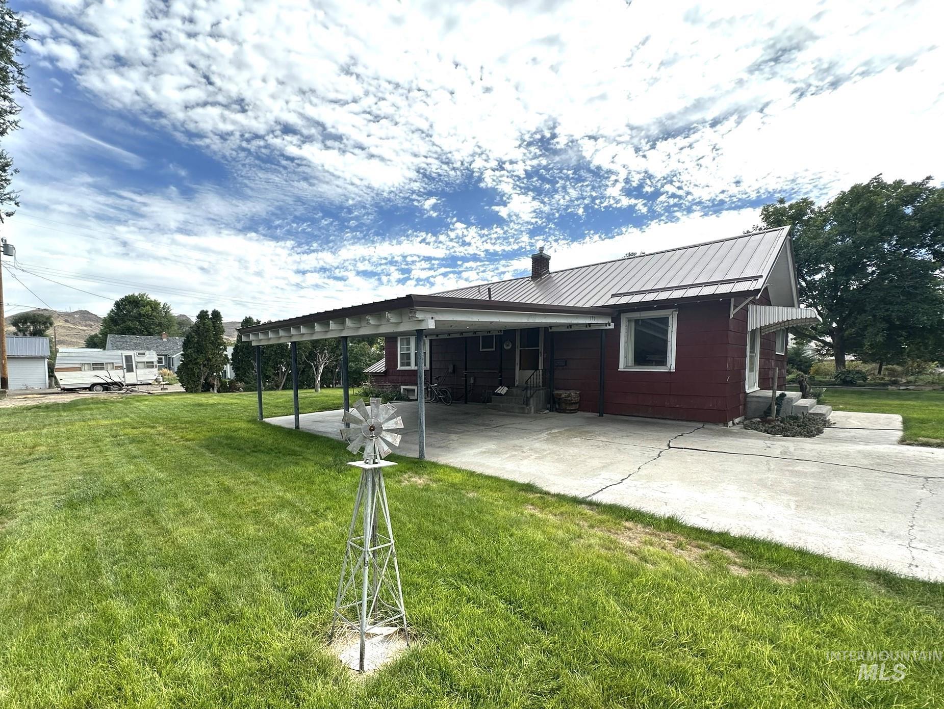 370 Smith St, Vale, Oregon 97918, 2 Bedrooms, 1 Bathroom, Residential For Sale, Price $180,000,MLS 99000773