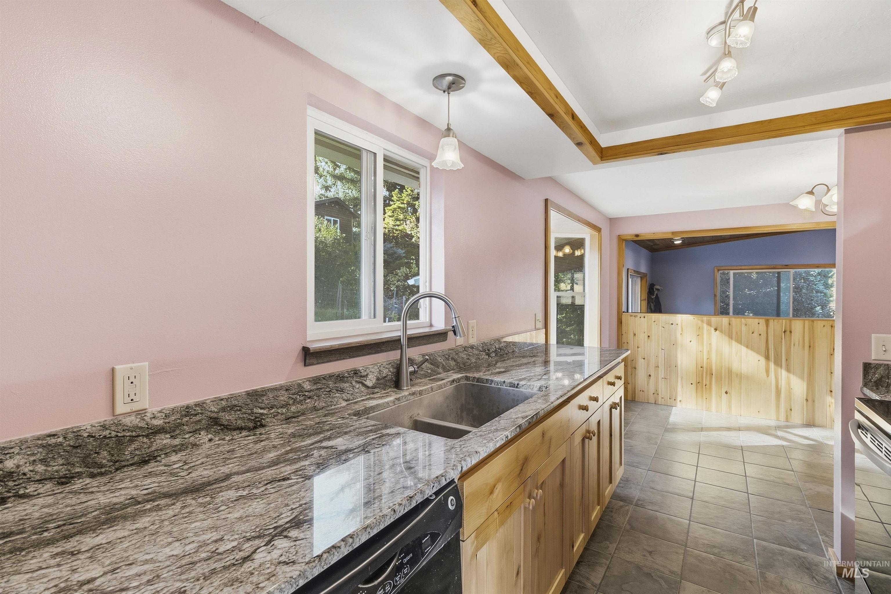 1177 Teare Rd, Moscow, Idaho 83843, 3 Bedrooms, 2 Bathrooms, Residential For Sale, Price $549,000,MLS 99000775