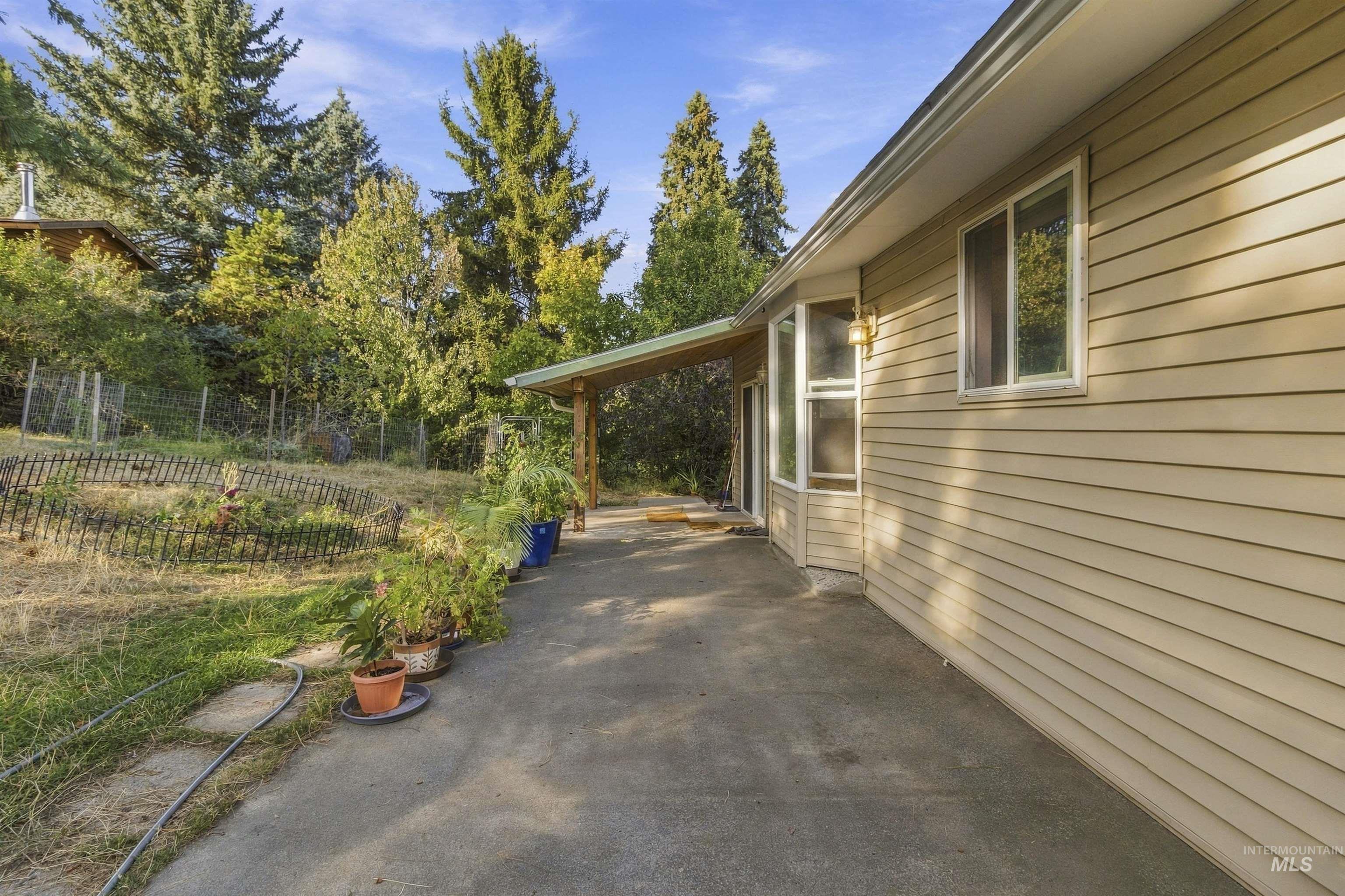 1177 Teare Rd, Moscow, Idaho 83843, 3 Bedrooms, 2 Bathrooms, Residential For Sale, Price $549,000,MLS 99000775