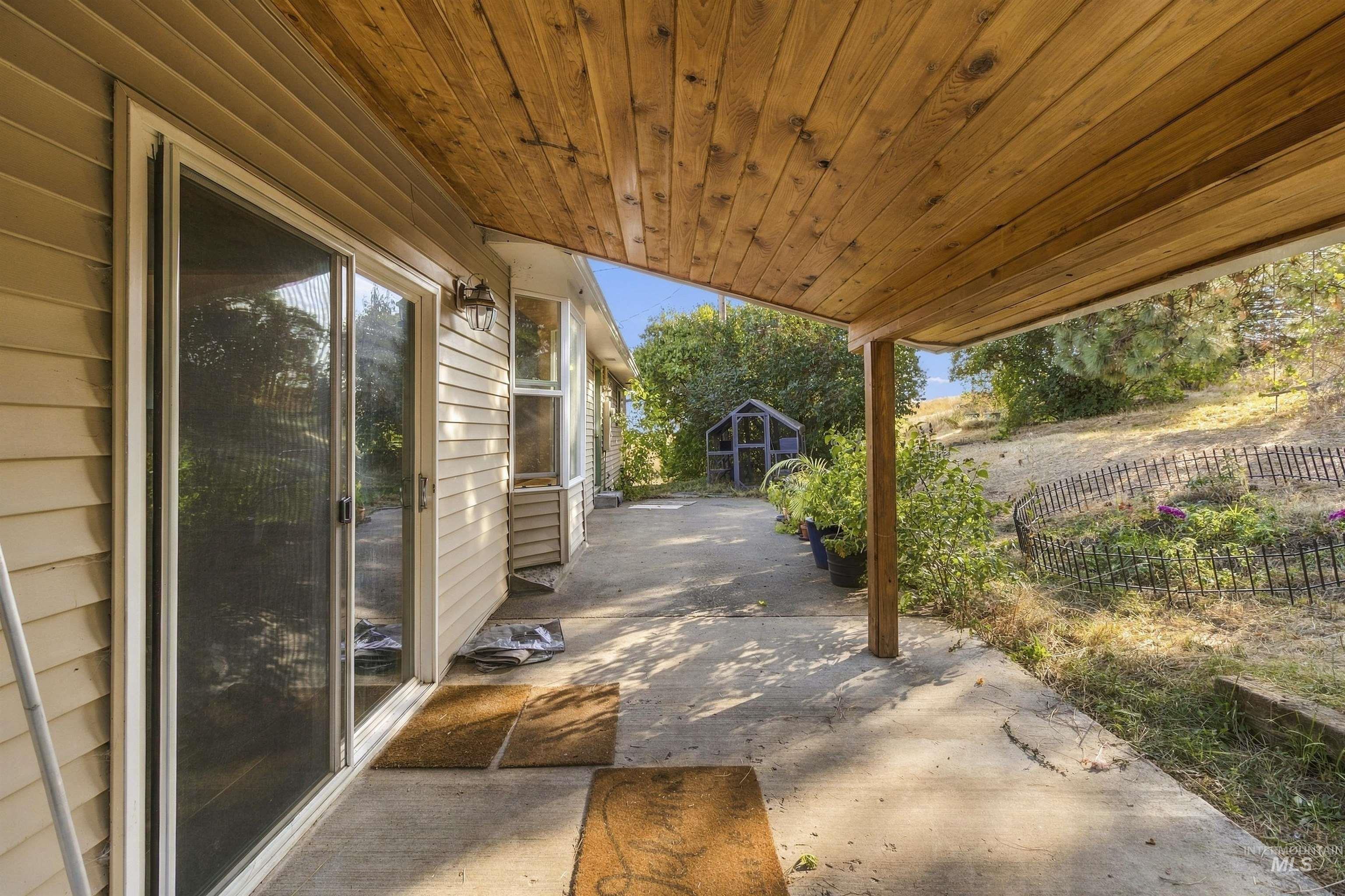 1177 Teare Rd, Moscow, Idaho 83843, 3 Bedrooms, 2 Bathrooms, Residential For Sale, Price $549,000,MLS 99000775