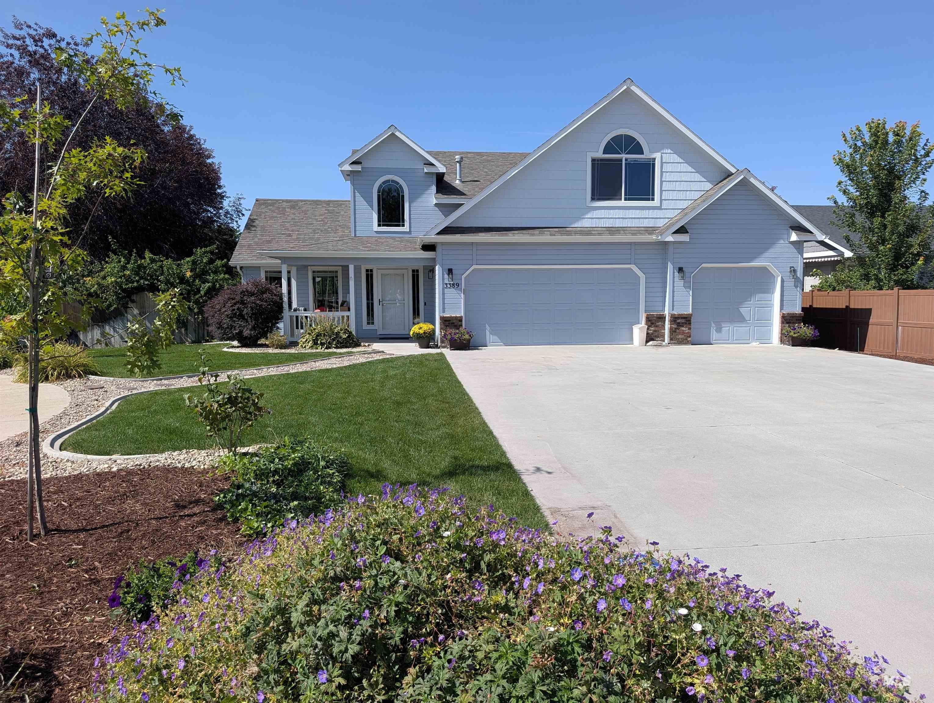 3389 N Yellow Peak, Meridian, Idaho 83646, 4 Bedrooms, 2.5 Bathrooms, Residential For Sale, Price $500,000,MLS 99000782